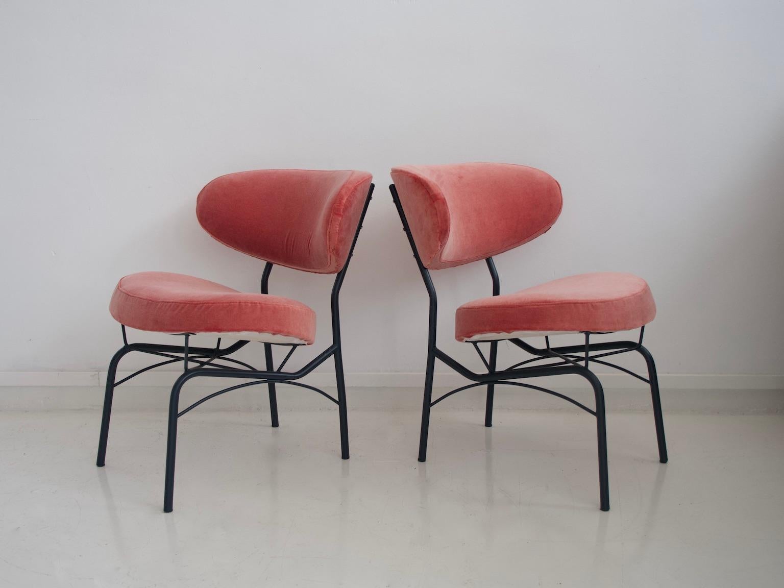 Italian Pair of 1950s Chairs with Pink Velvet Upholstery and Metal Feet