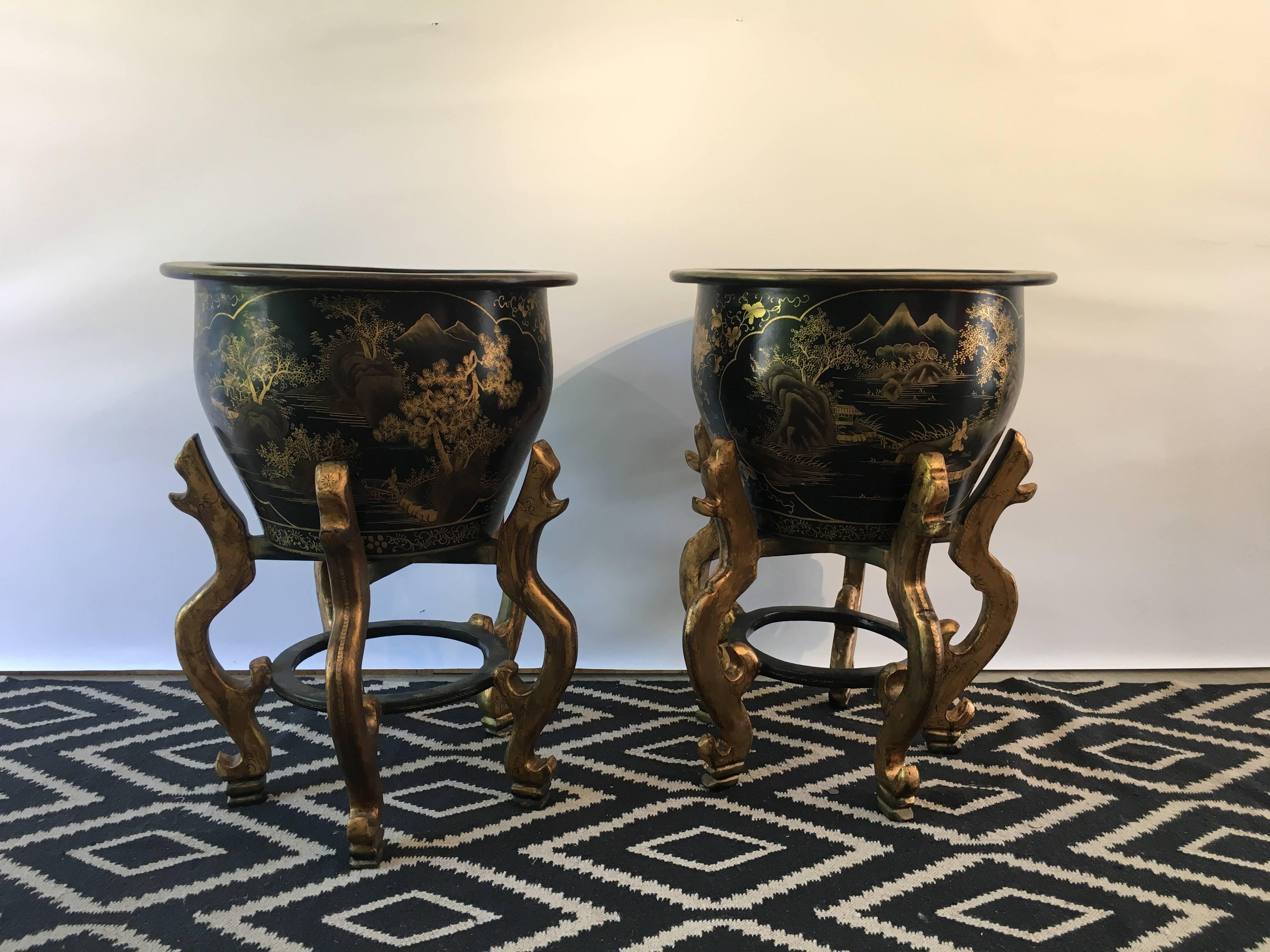 French Pair of 1950s Chinoiserie Papier Mâché Black Lacquer Gilt Painted Jardinieres
