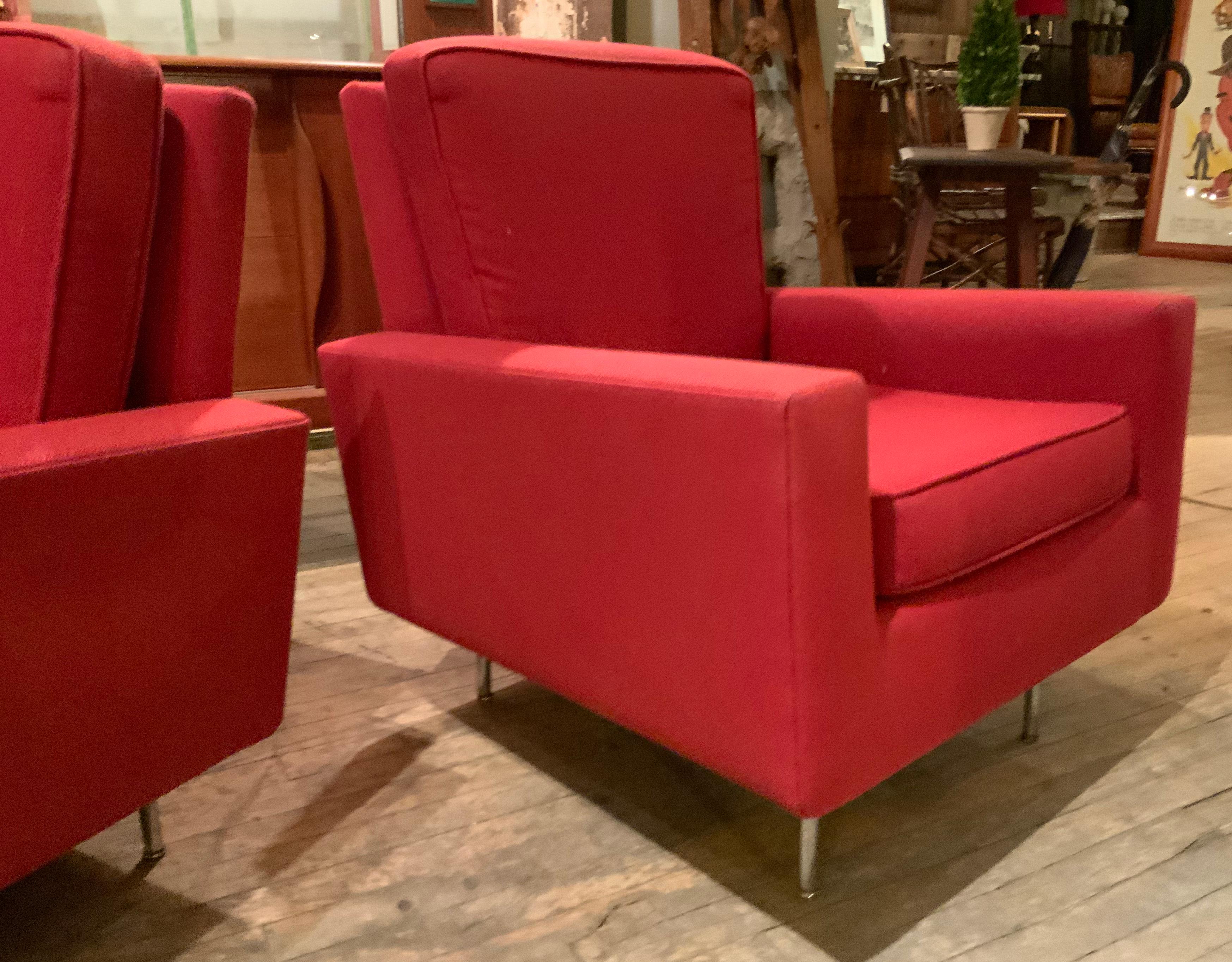 Mid-Century Modern Pair of 1950s Club Chairs by Florence Knoll