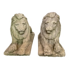 Paire de lions en béton des années 1950