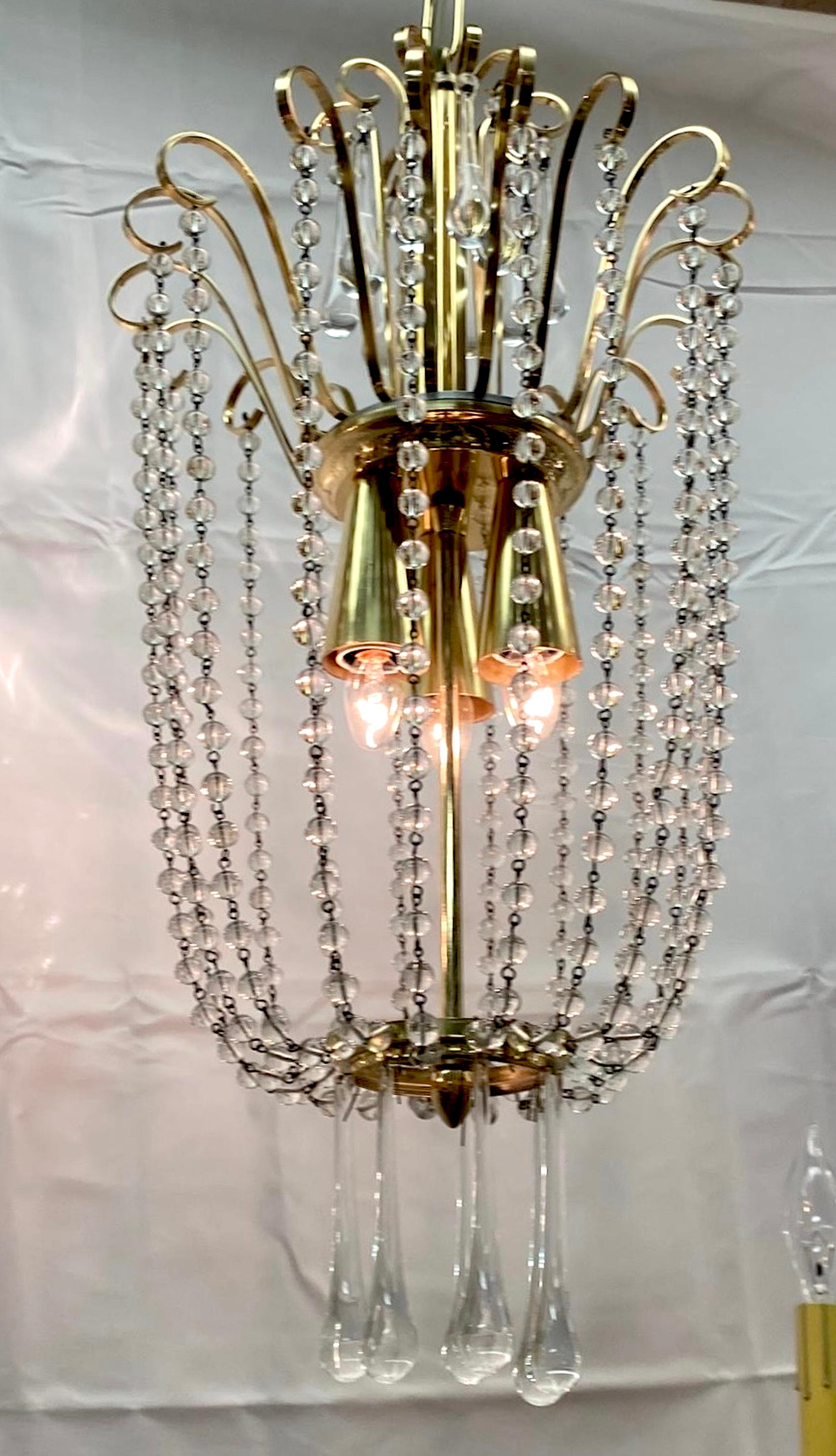 Pareja de lámparas de cristal y prismas de los años 50 en venta 1