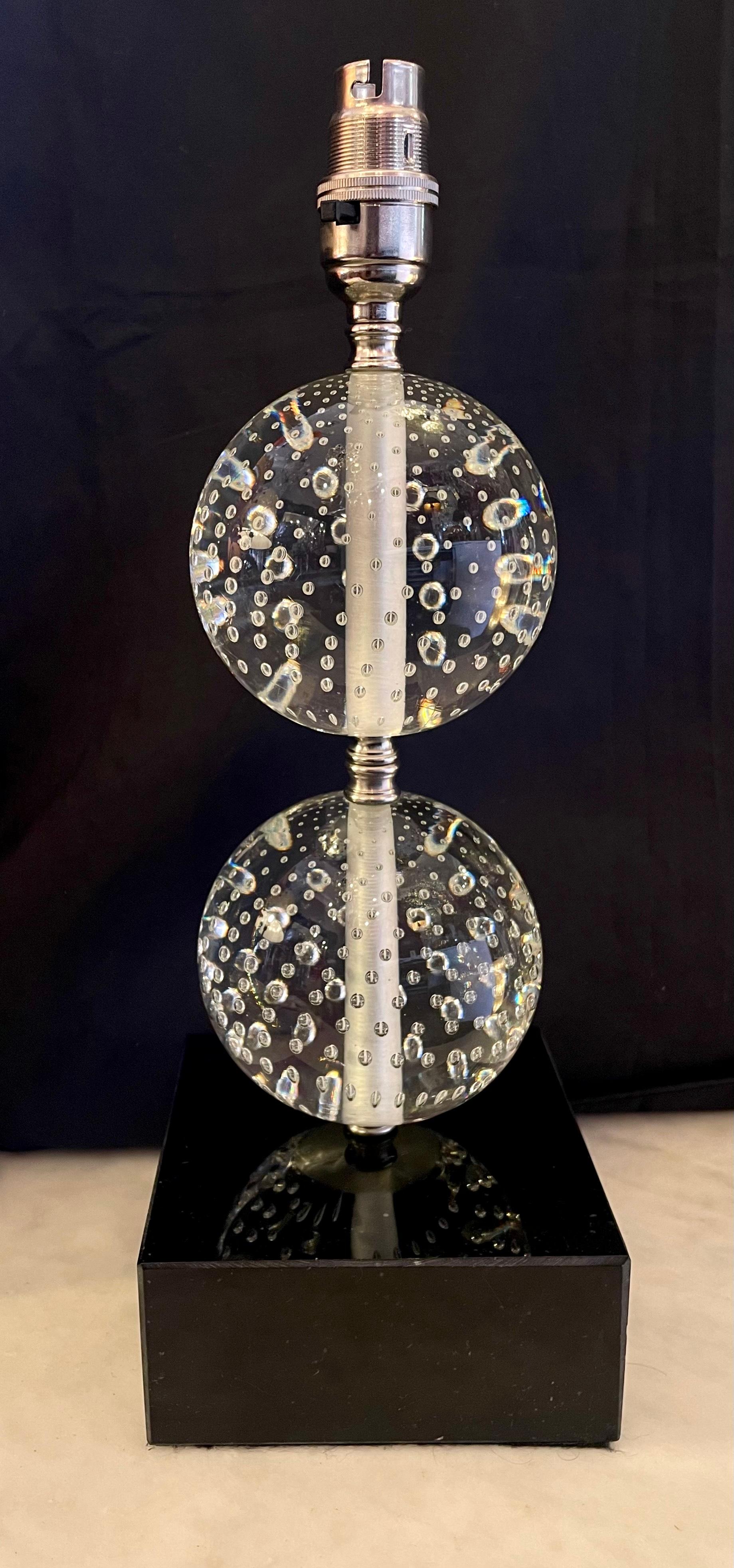 Paire de lampes de table à bulles en cristal des années 1950. en vente 3