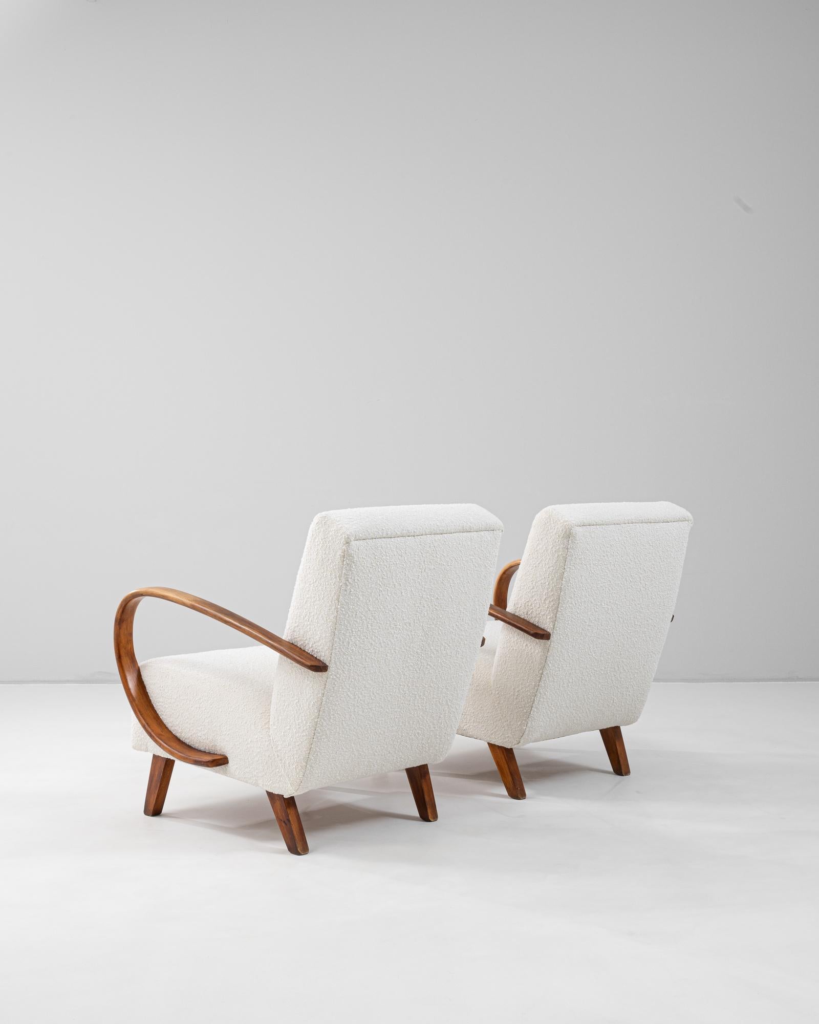 Pareja de sillones modernistas checos de los años 50, obra de J. Halabala siglo XX