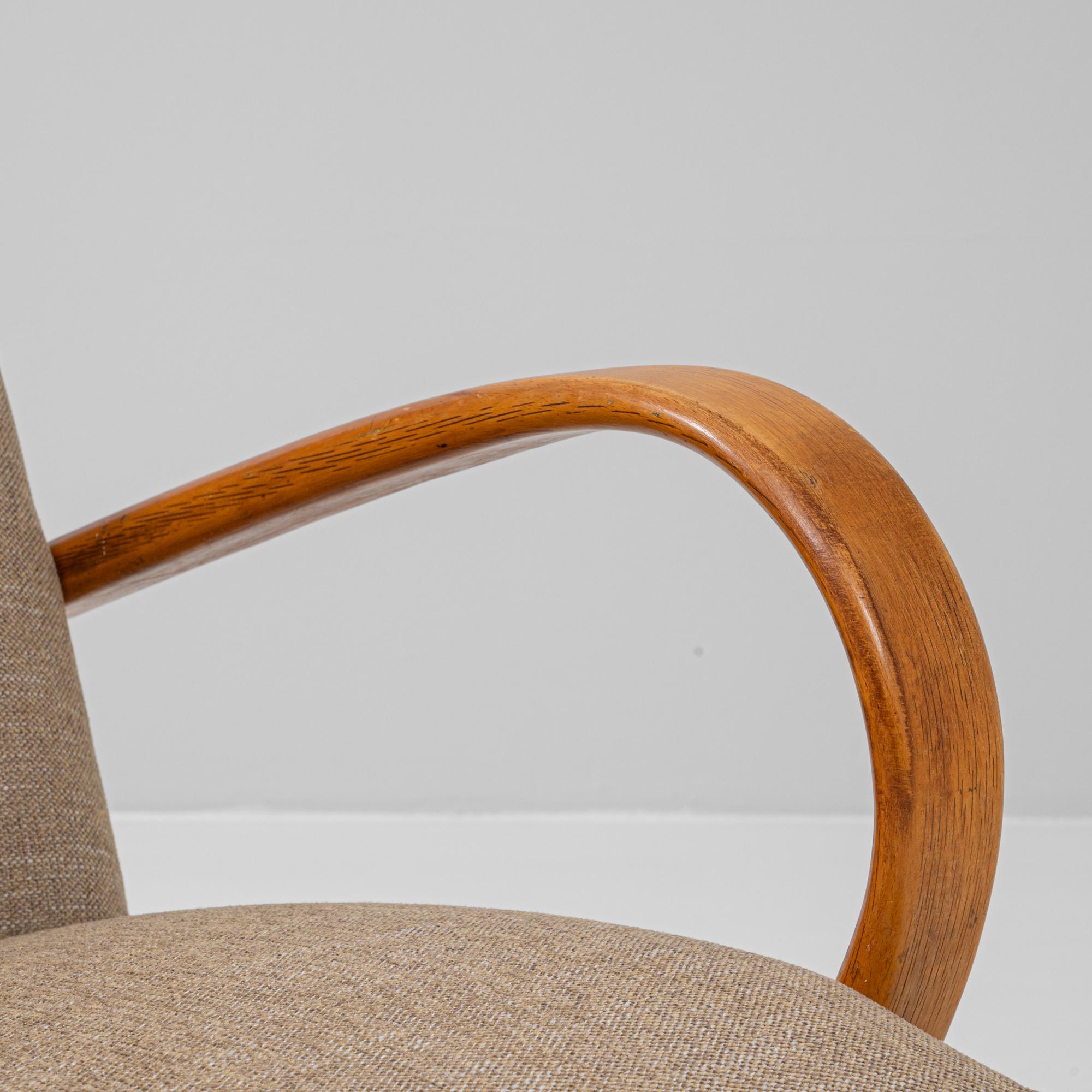 Paire de fauteuils tapissés tchèques des années 1950 par J. Halabala en vente 6