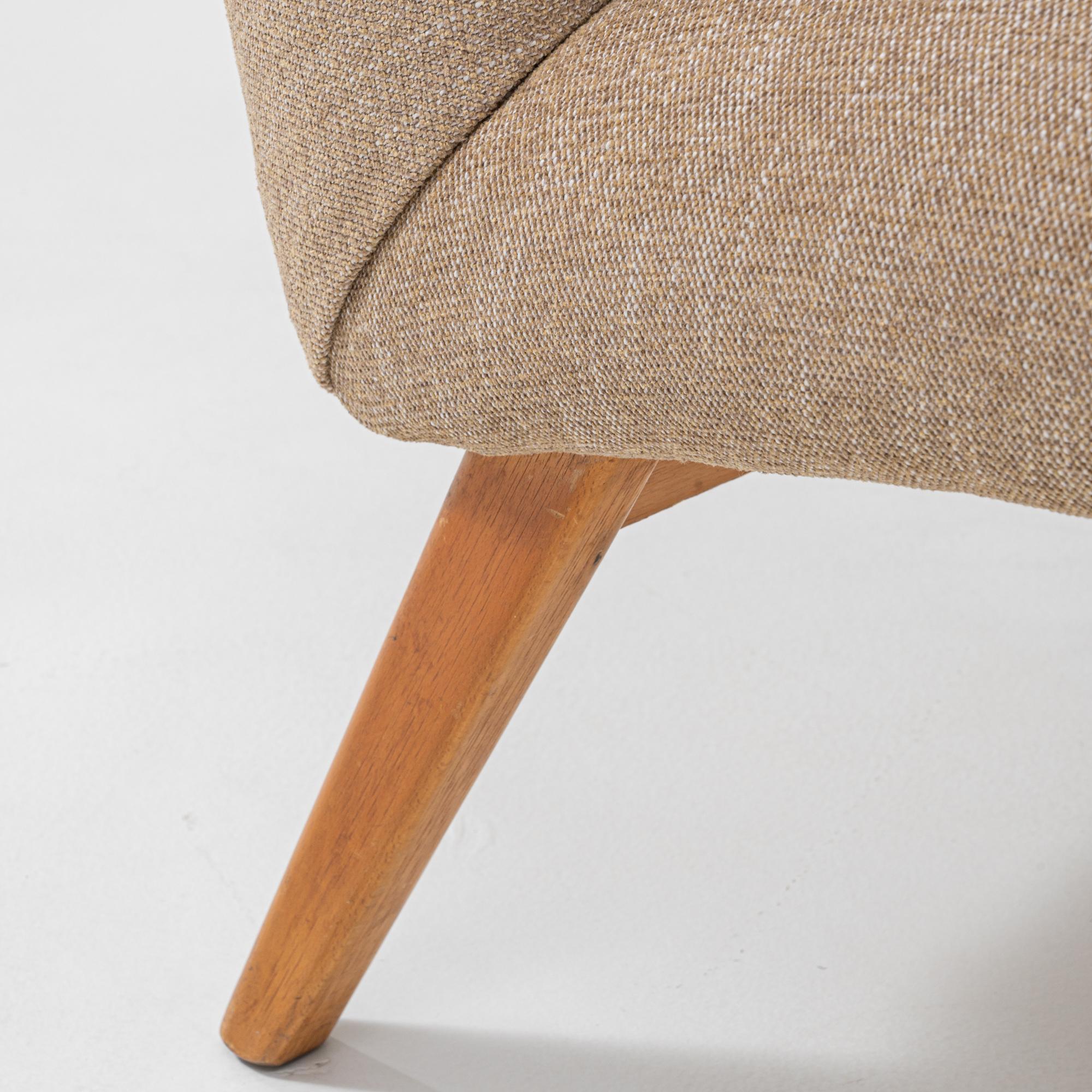 Paire de fauteuils tapissés tchèques des années 1950 par J. Halabala en vente 7