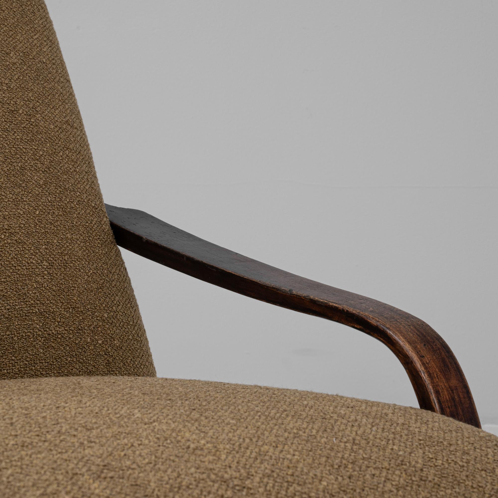 Paire de fauteuils tapissés tchèques des années 1950 par TON en vente 8