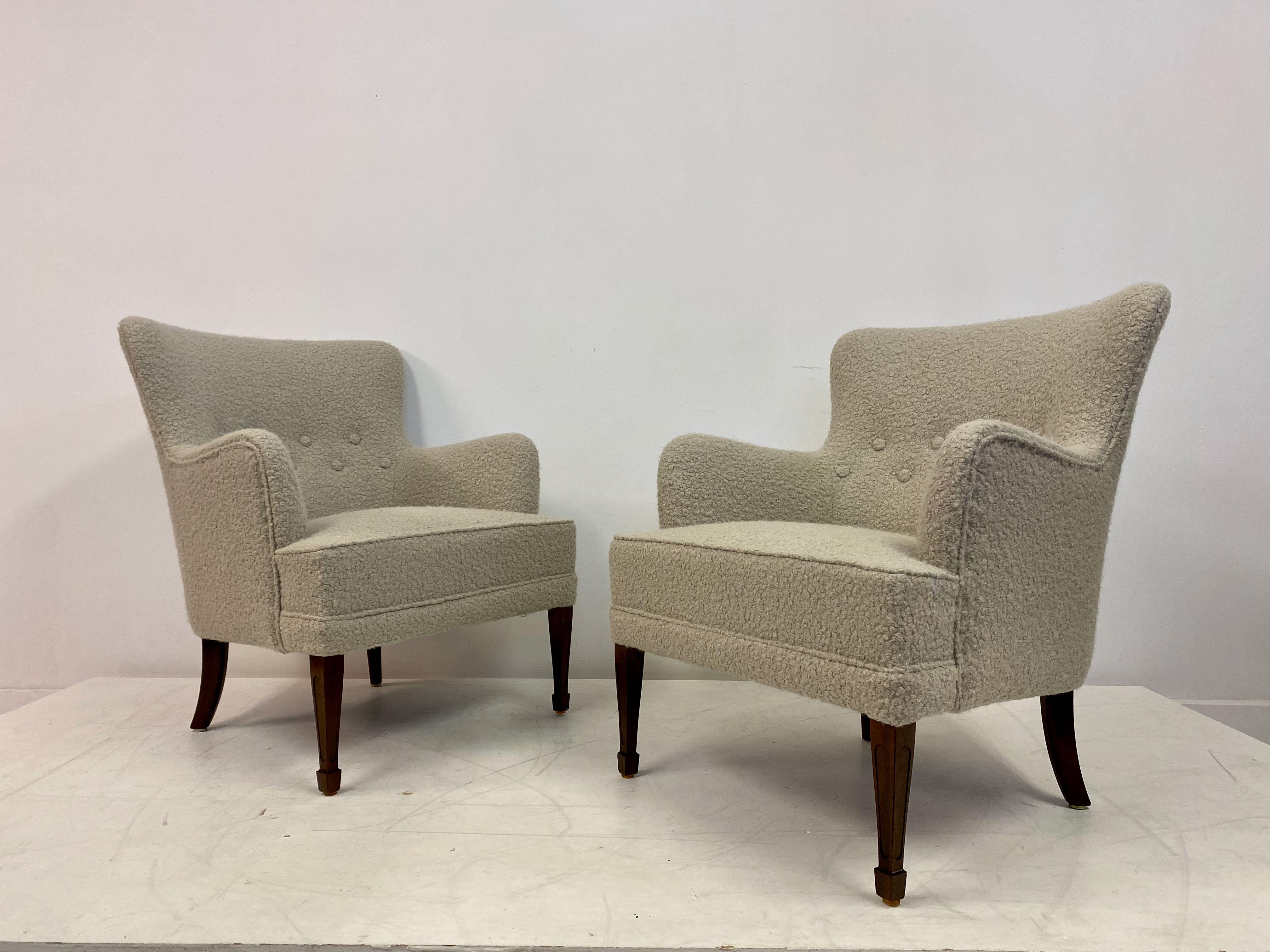Pair of 1950s Danish Armchairs by Frits Henningsen For Sale 7