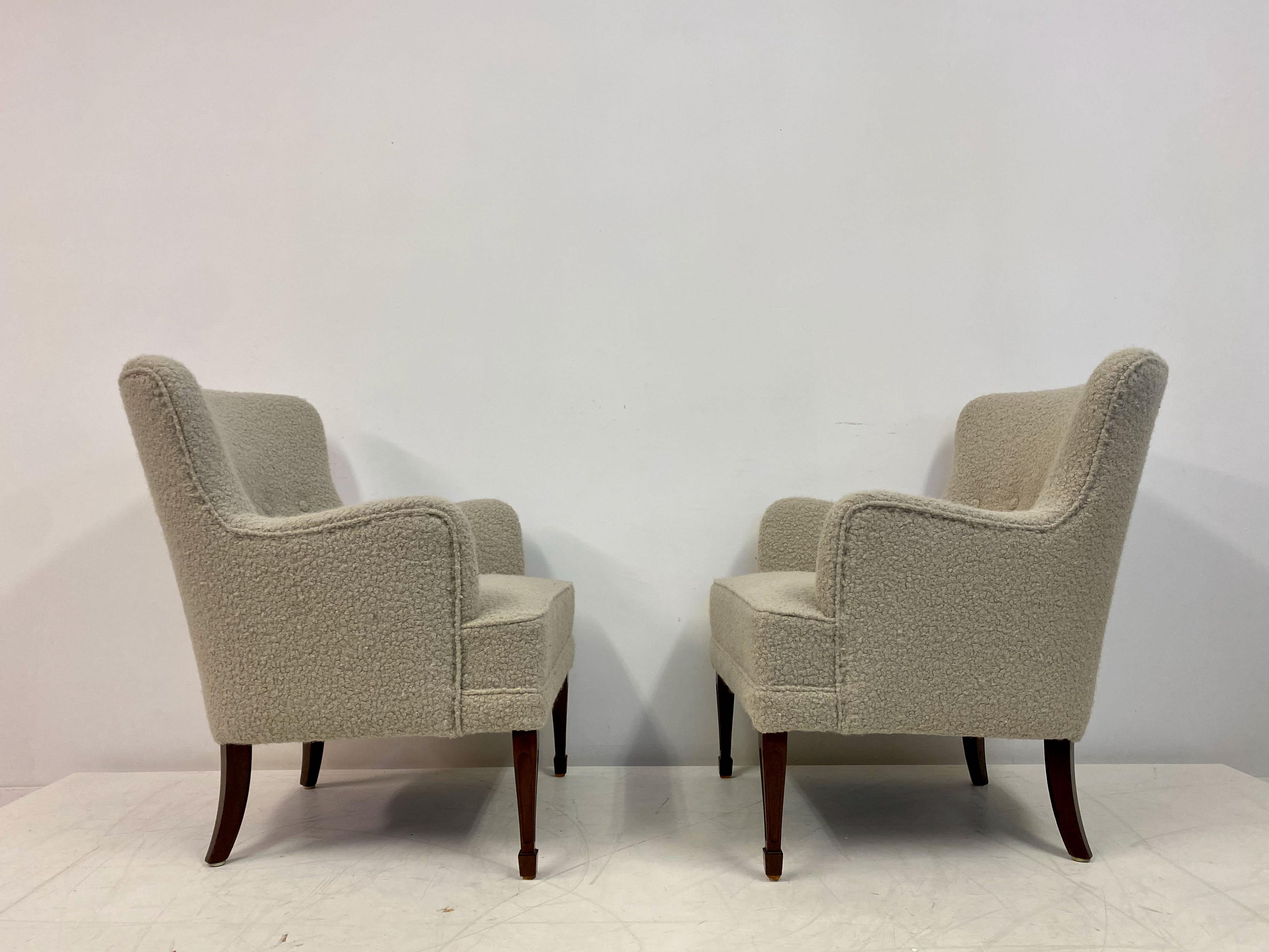 Pair of 1950s Danish Armchairs by Frits Henningsen For Sale 2
