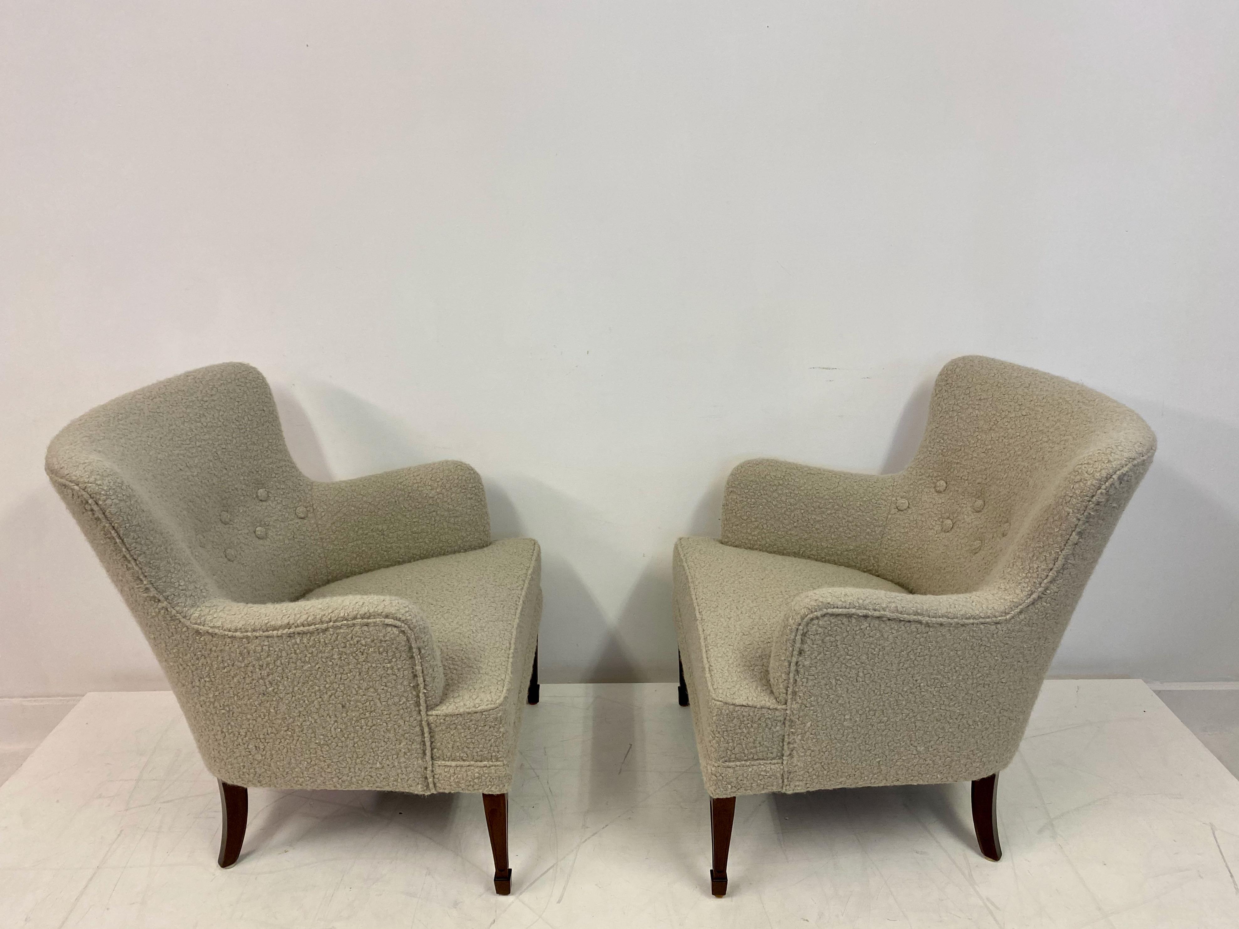 Pair of 1950s Danish Armchairs by Frits Henningsen For Sale 3