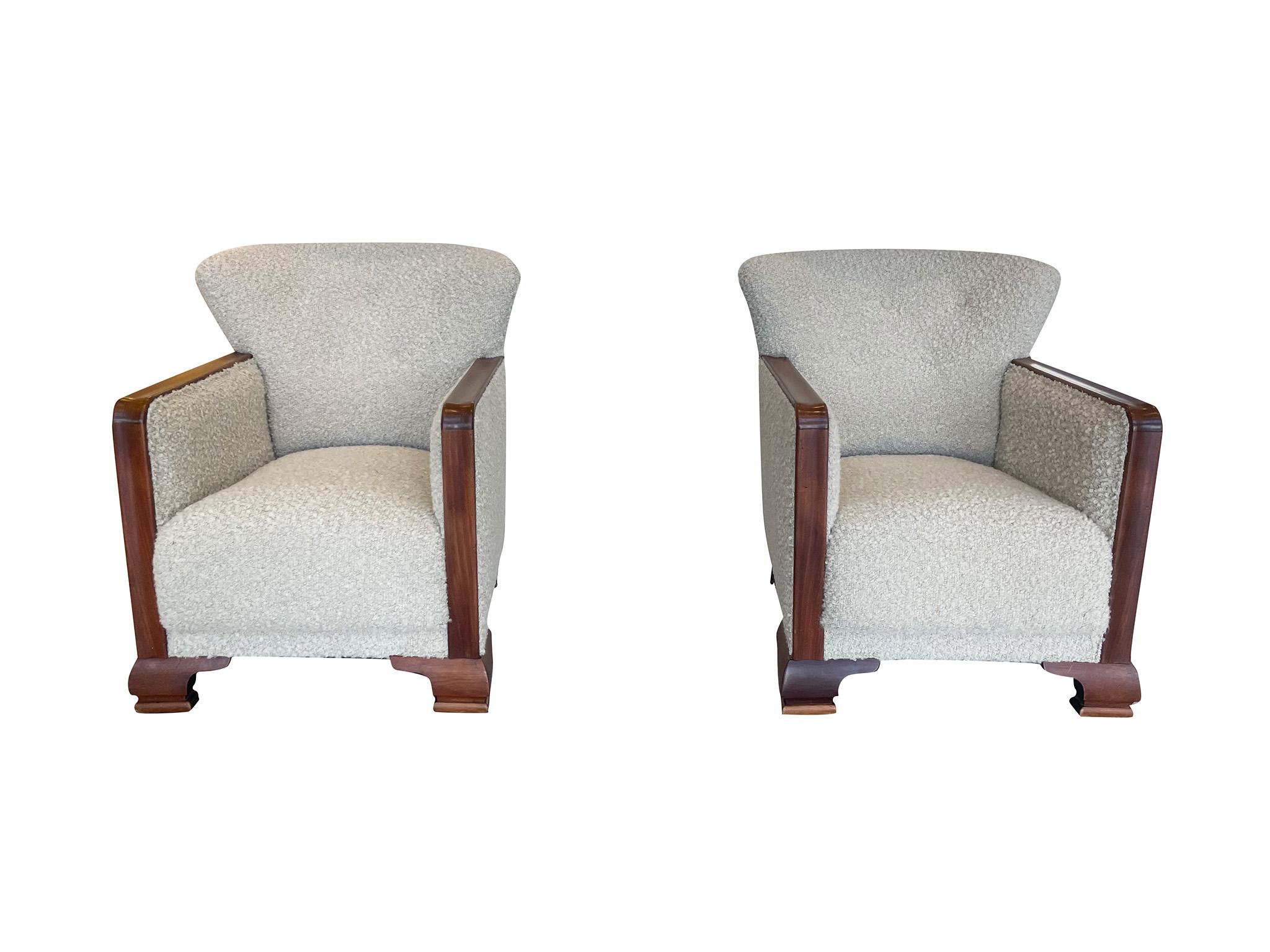 Pair of 1950s Danish Art Deco Club Chairs After Fritz Hansen in Oyster Bouclé In Good Condition For Sale In New York, NY