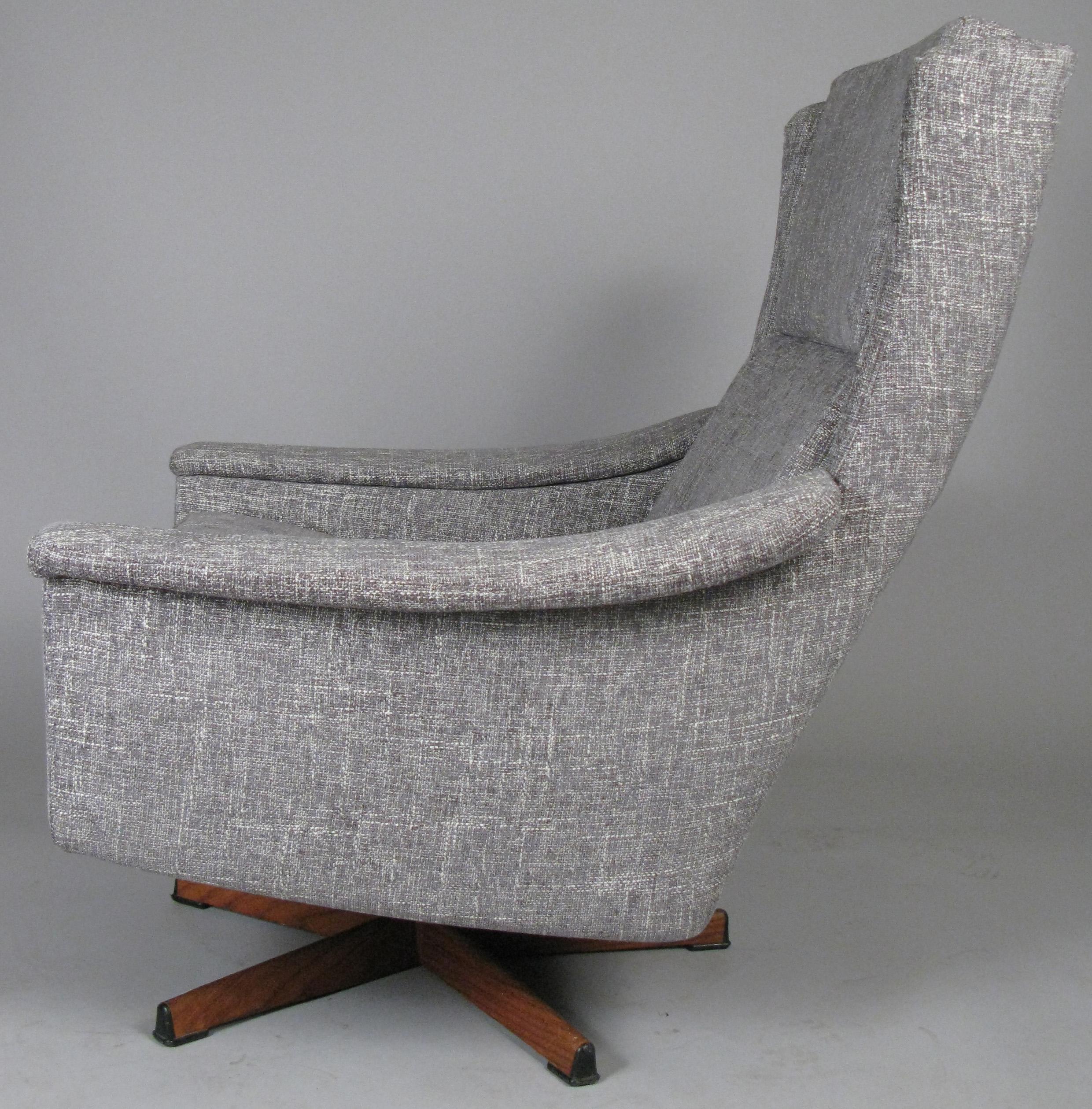 Mid-Century Modern Pair of 1950s Danish High Back Swivel Lounge Chairs