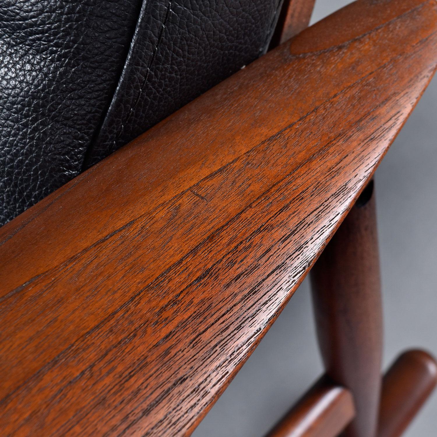 Pair of 1950's Danish Teak Rocking Chairs in Black Leather by Moreddi For Sale 1