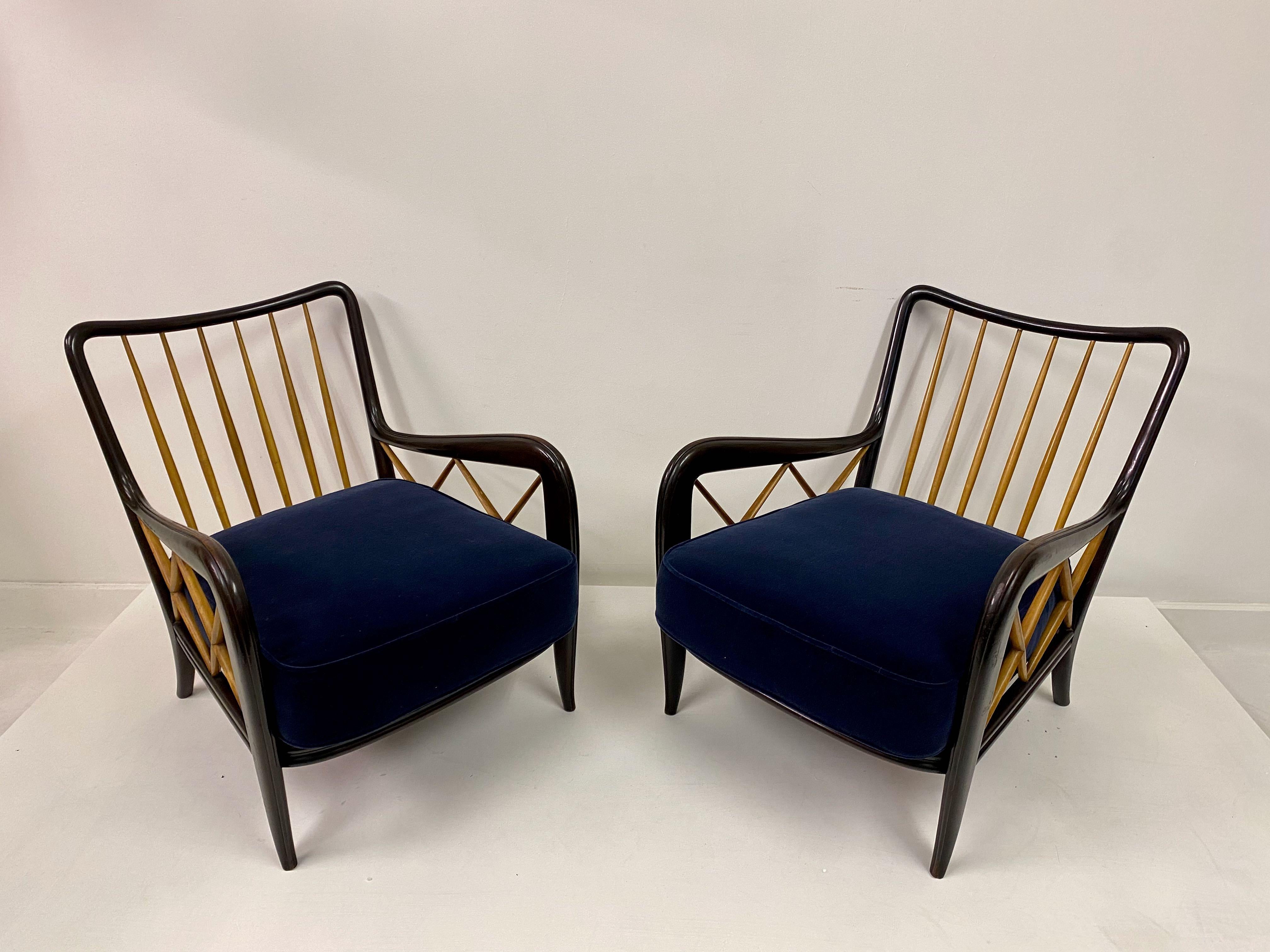 Pair of 1950s Ebonized Italian Armchairs in Blue Mohair Velvet Paolo Buffa Style 4