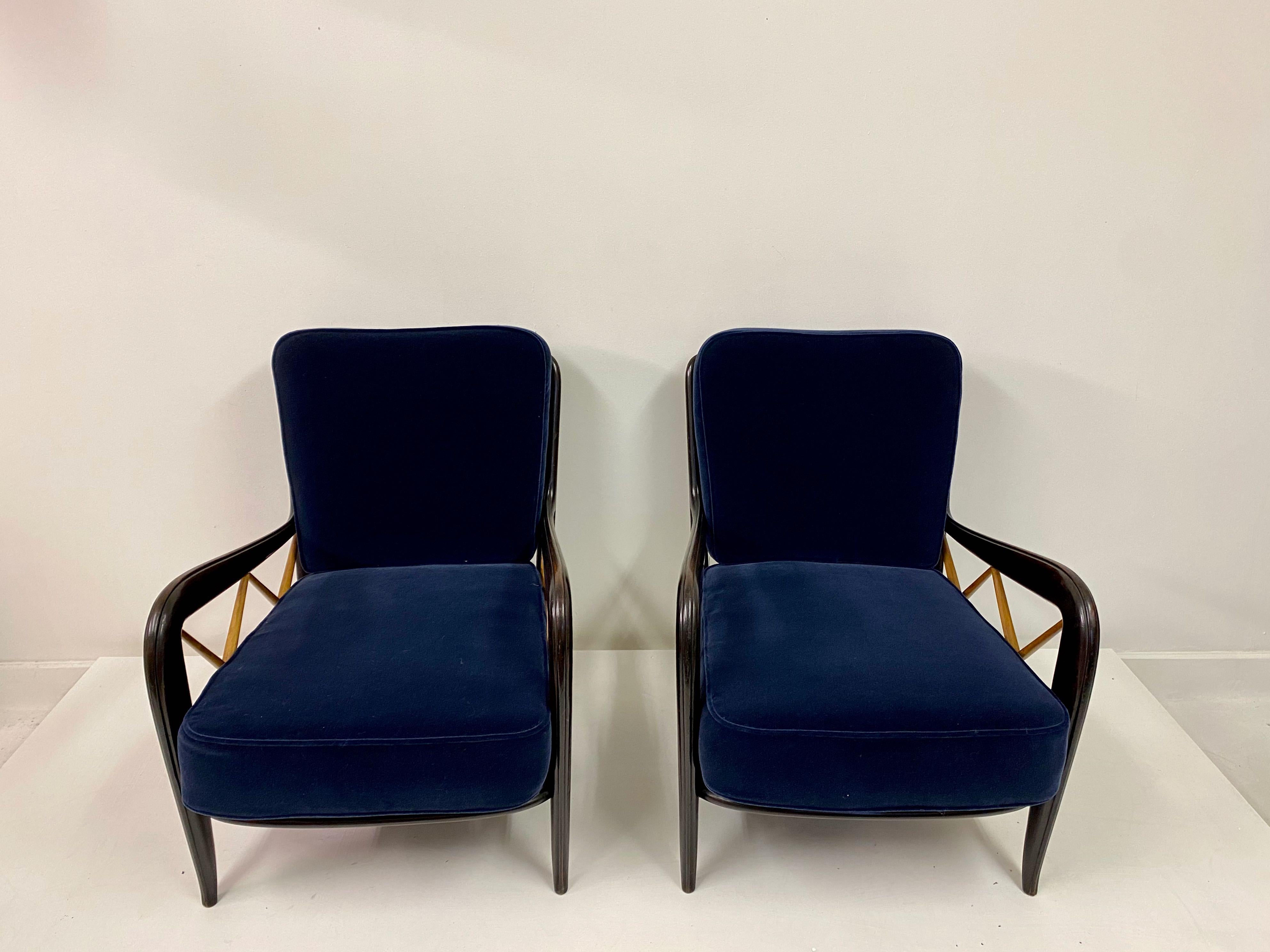 Mid-Century Modern Pair of 1950s Ebonized Italian Armchairs in Blue Mohair Velvet Paolo Buffa Style