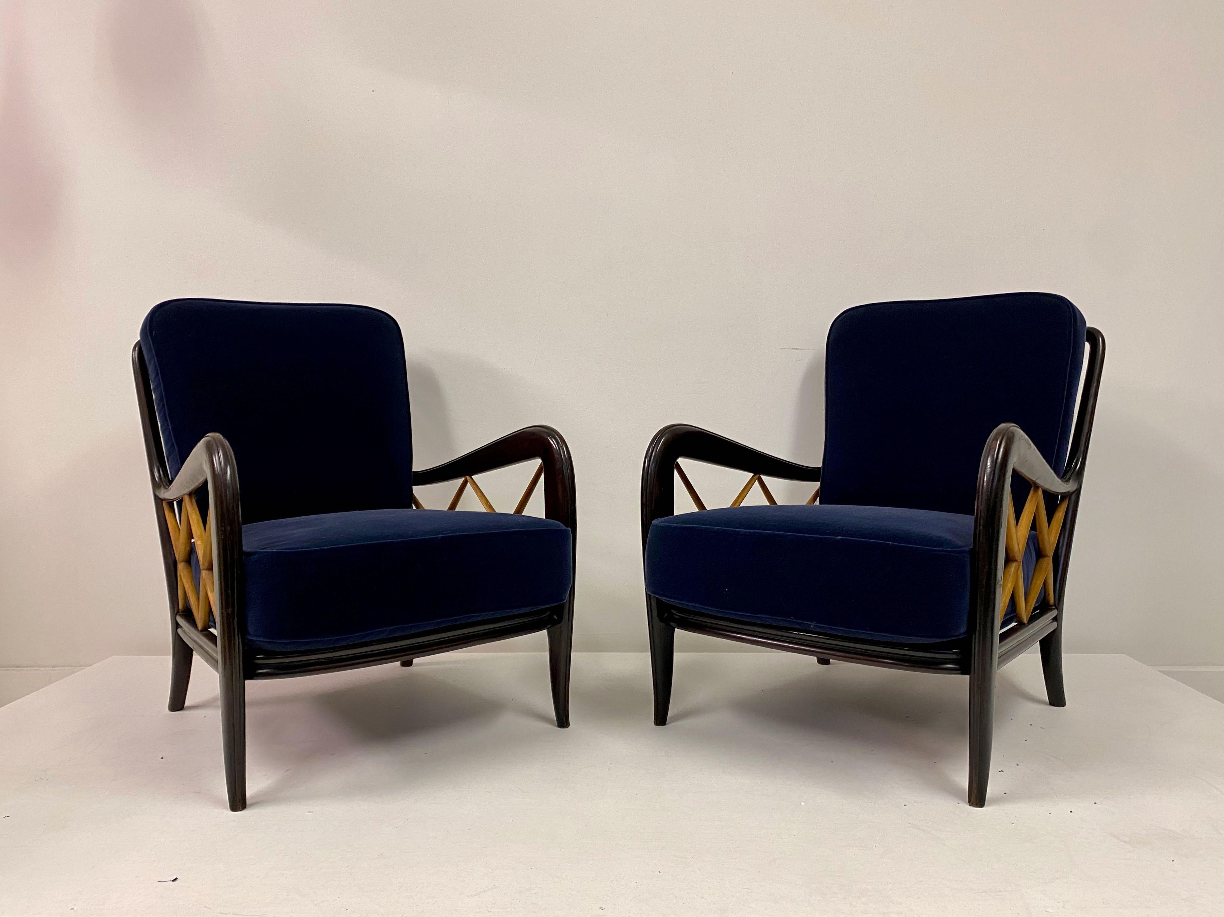 Pair of 1950s Ebonized Italian Armchairs in Blue Mohair Velvet Paolo Buffa Style In Good Condition In London, London