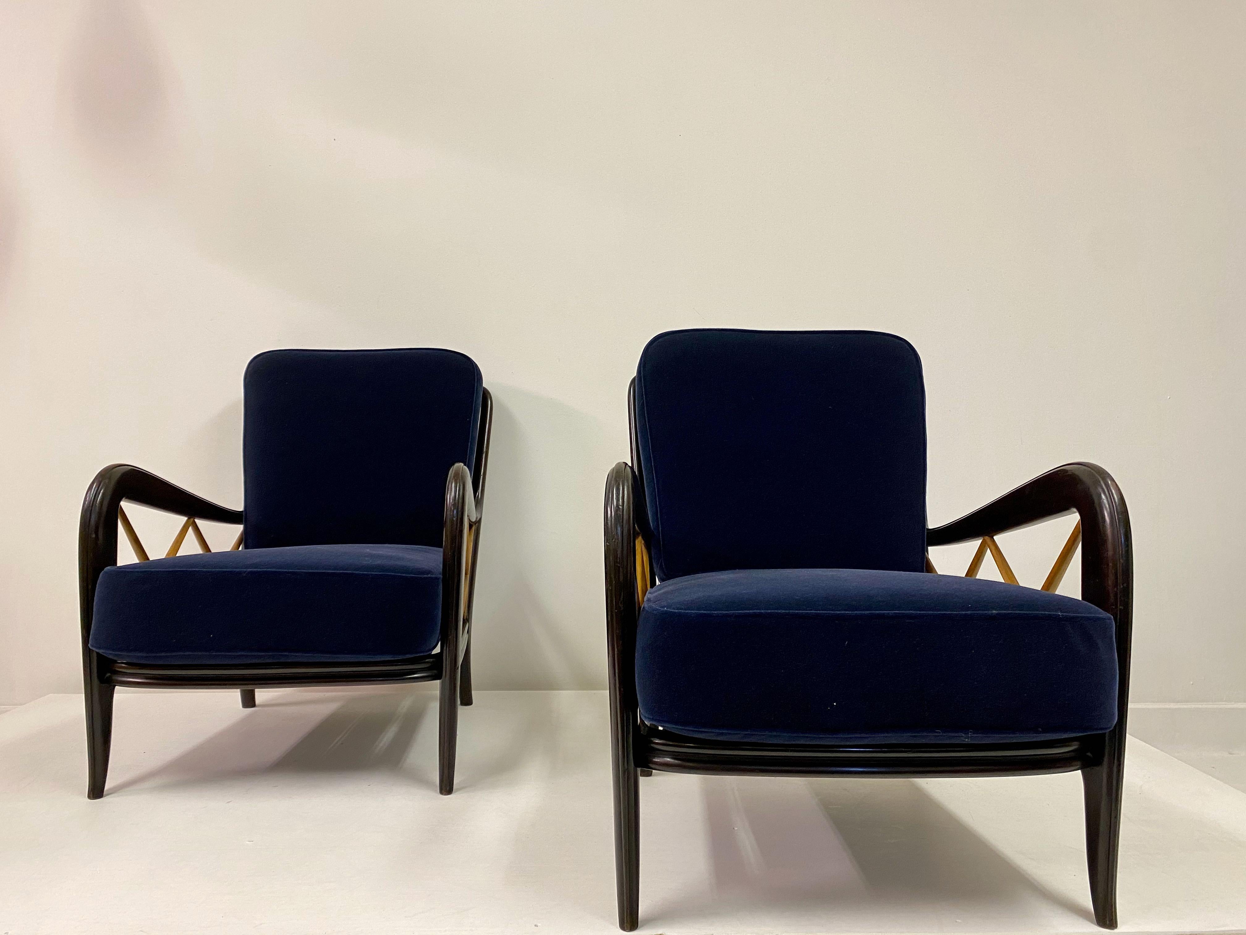 Pair of 1950s Ebonized Italian Armchairs in Blue Mohair Velvet Paolo Buffa Style 2