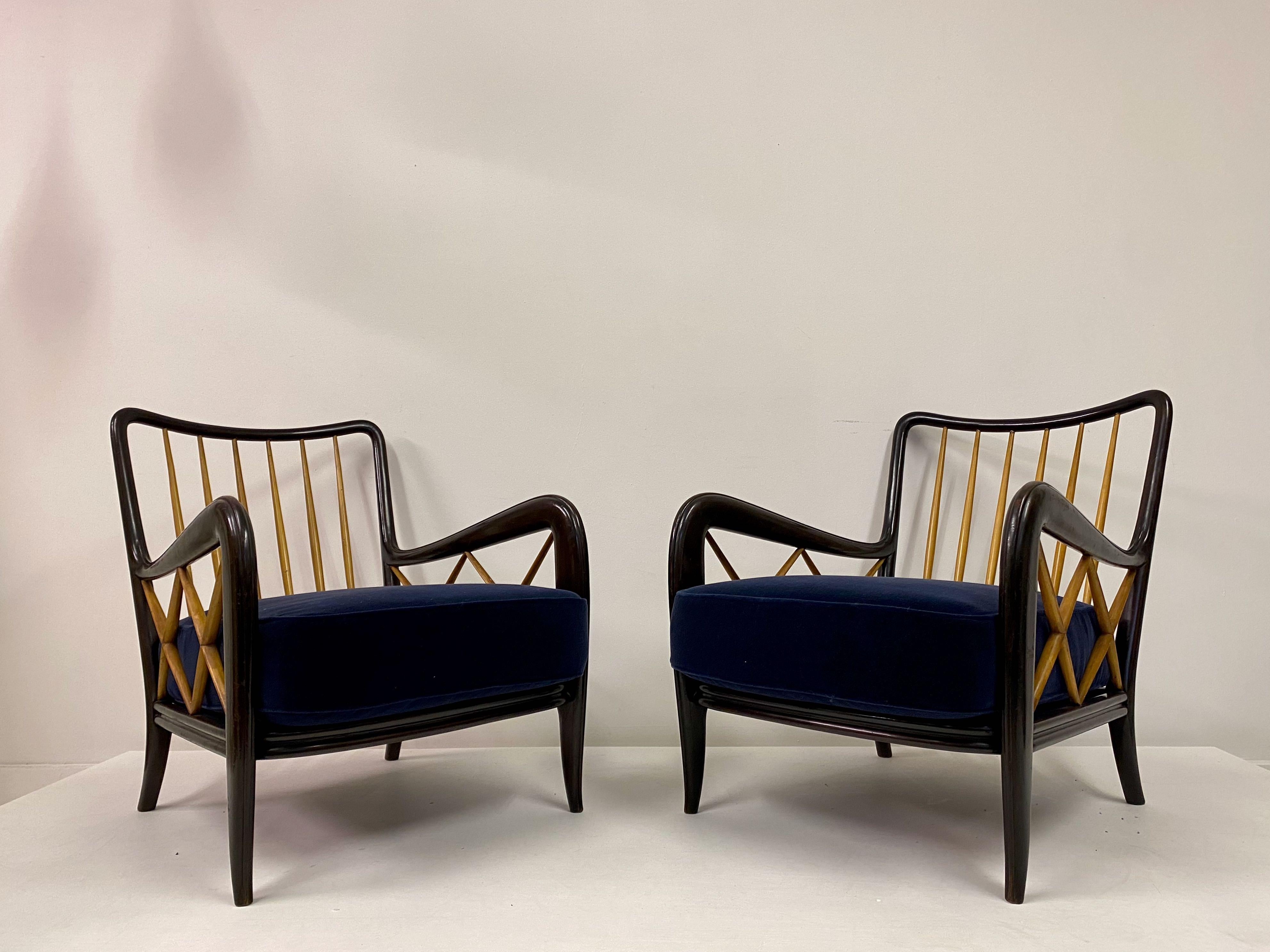 Pair of 1950s Ebonized Italian Armchairs in Blue Mohair Velvet Paolo Buffa Style 3