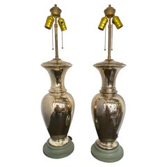 Paire d'élégantes lampes en verre mercuré des années 1950 sur socle en bois