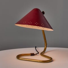 Paar Erik Warna 'GK14' Tischlampen mit rotem perforiertem Schirm, 1950er Jahre