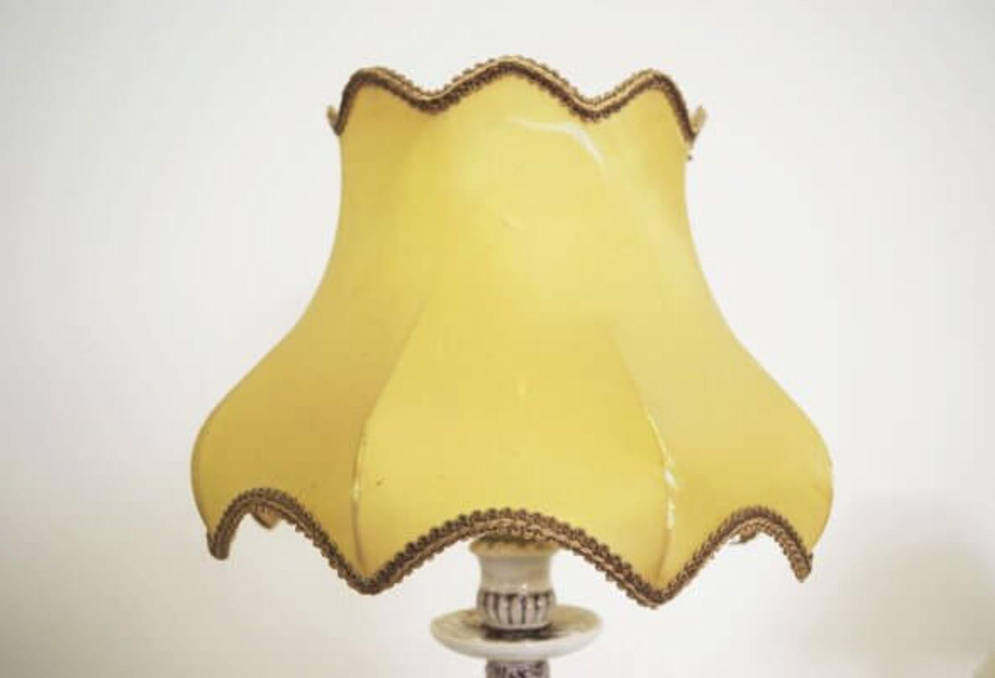 Pair of 1950s Floral Table Lamps – Vintage Italian Elegance in vendita 4