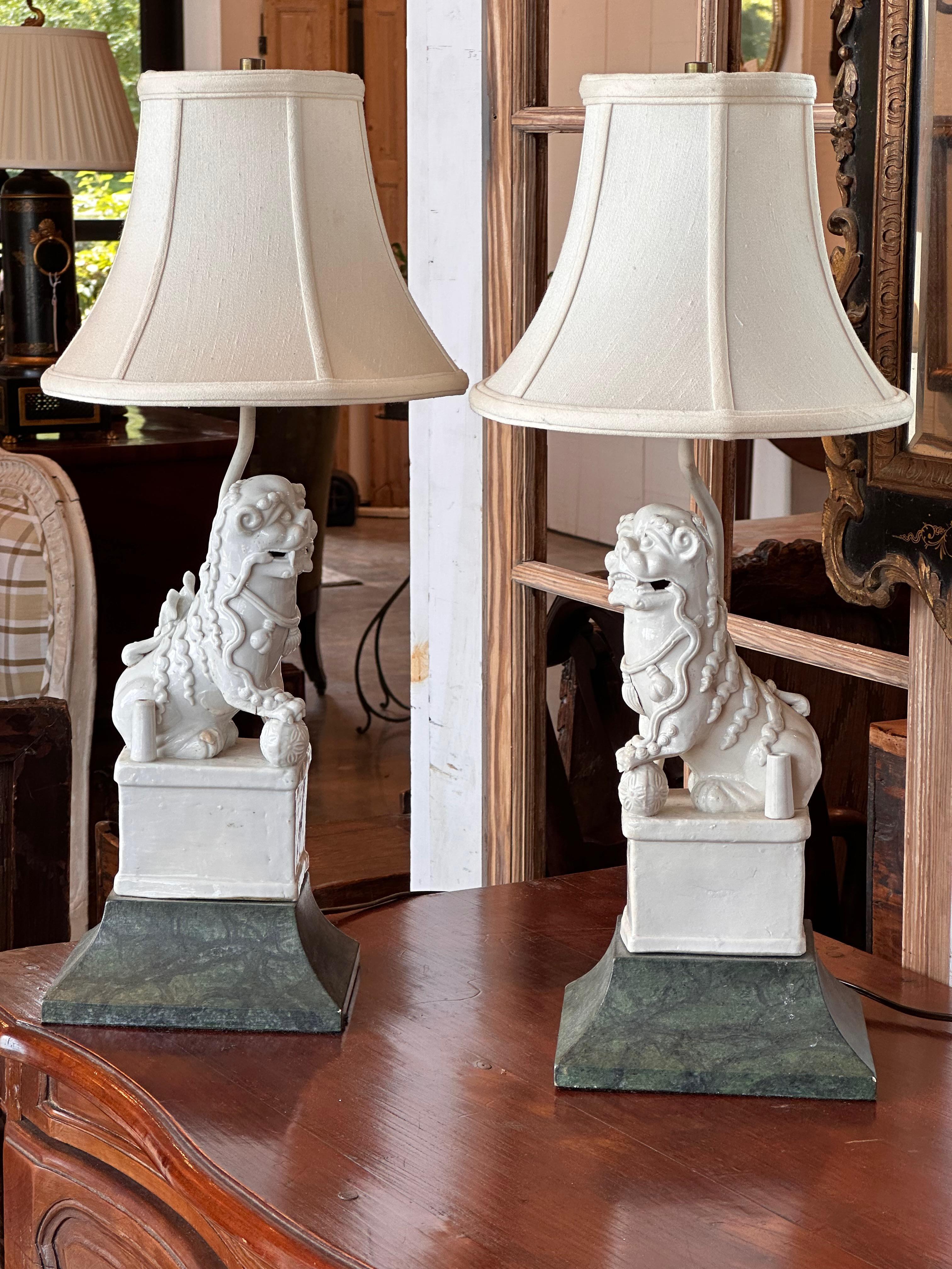 Pair of 1950s Foo Dog Lamps For Sale 1