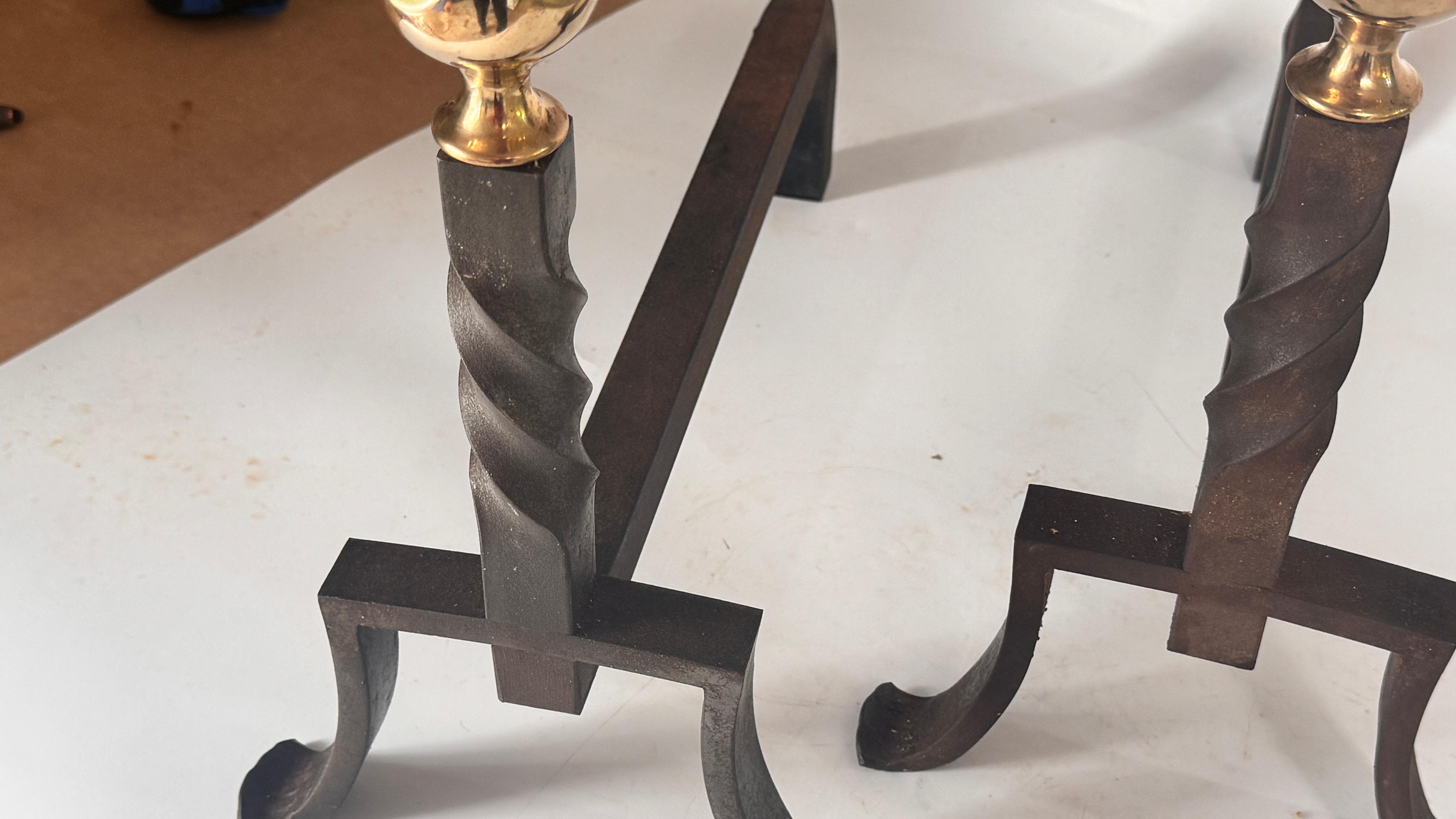 Coppia di androni francesi degli anni '50 - Ghisa nera con terminali in ottone in vendita 3