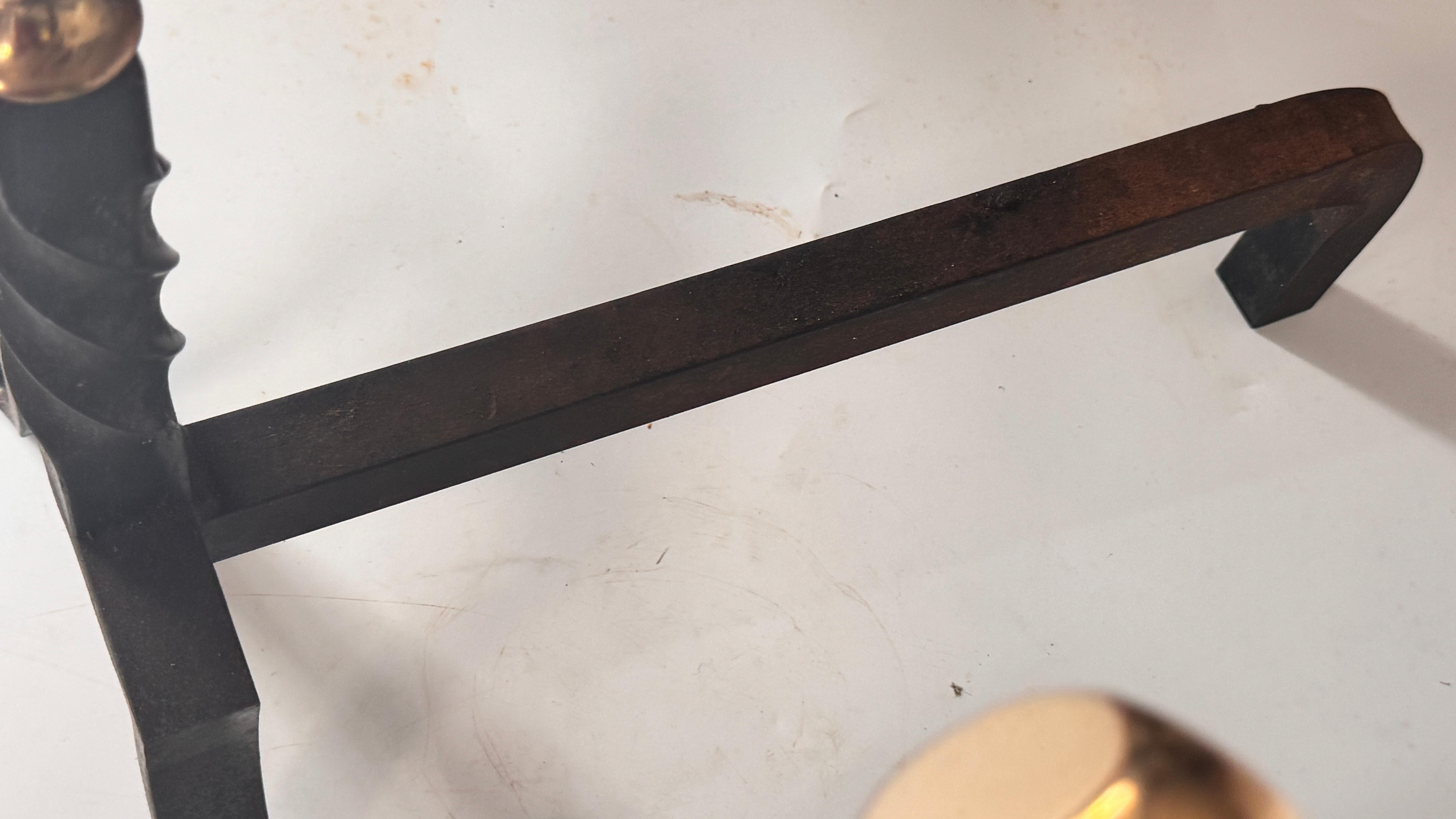 Coppia di androni francesi degli anni '50 - Ghisa nera con terminali in ottone in vendita 8