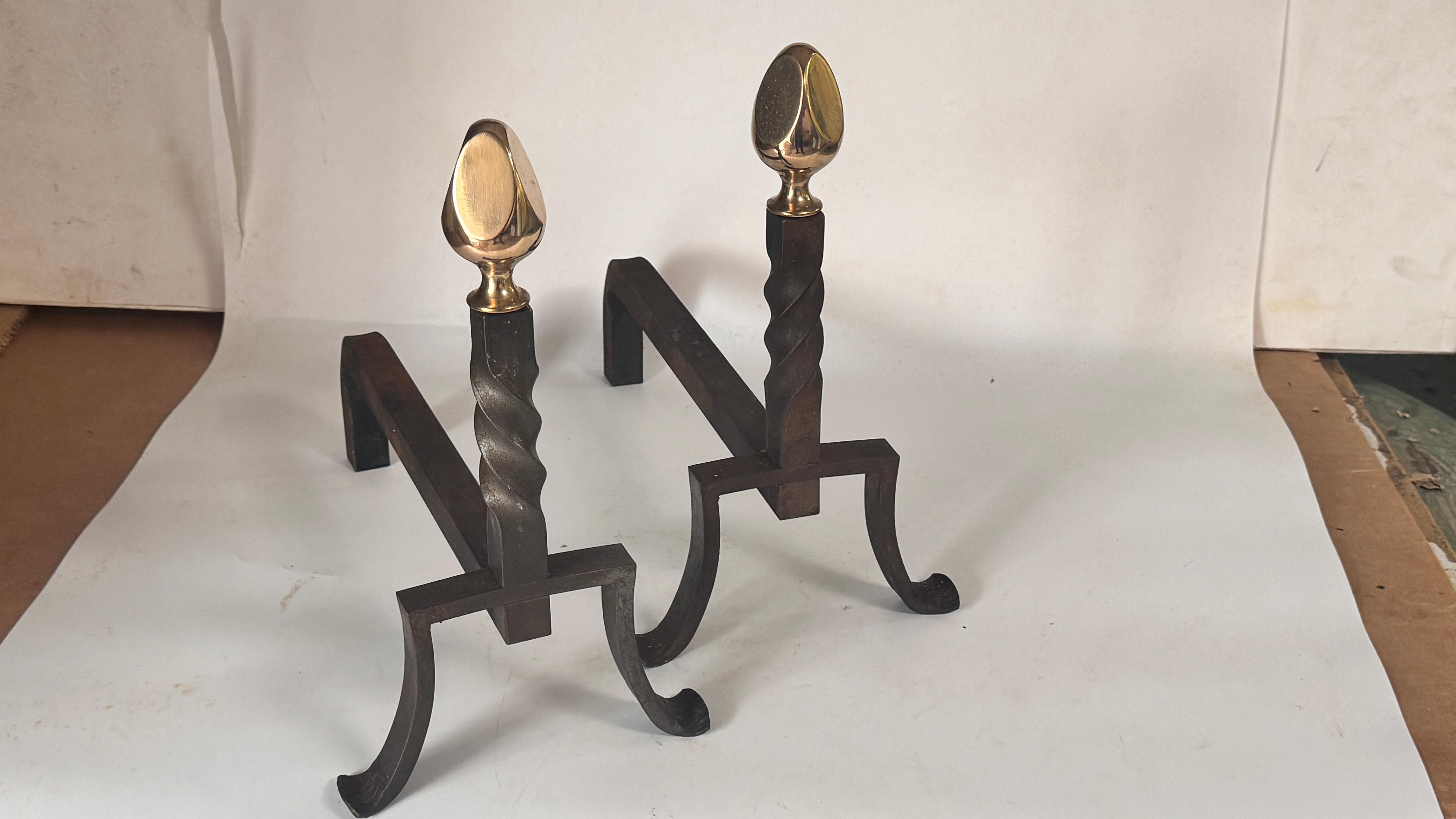 Art Déco Coppia di androni francesi degli anni '50 - Ghisa nera con terminali in ottone in vendita