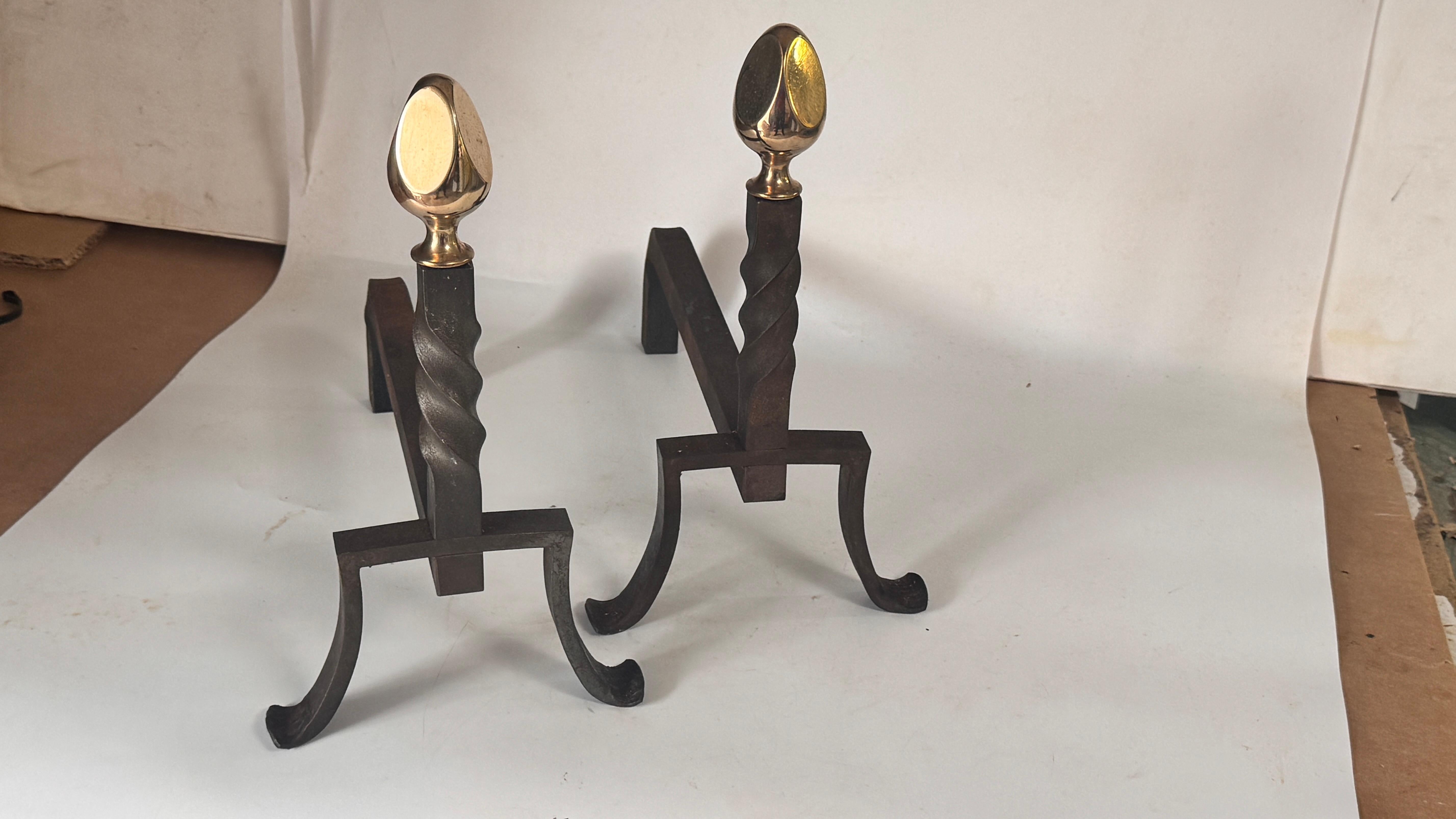Francese Coppia di androni francesi degli anni '50 - Ghisa nera con terminali in ottone in vendita