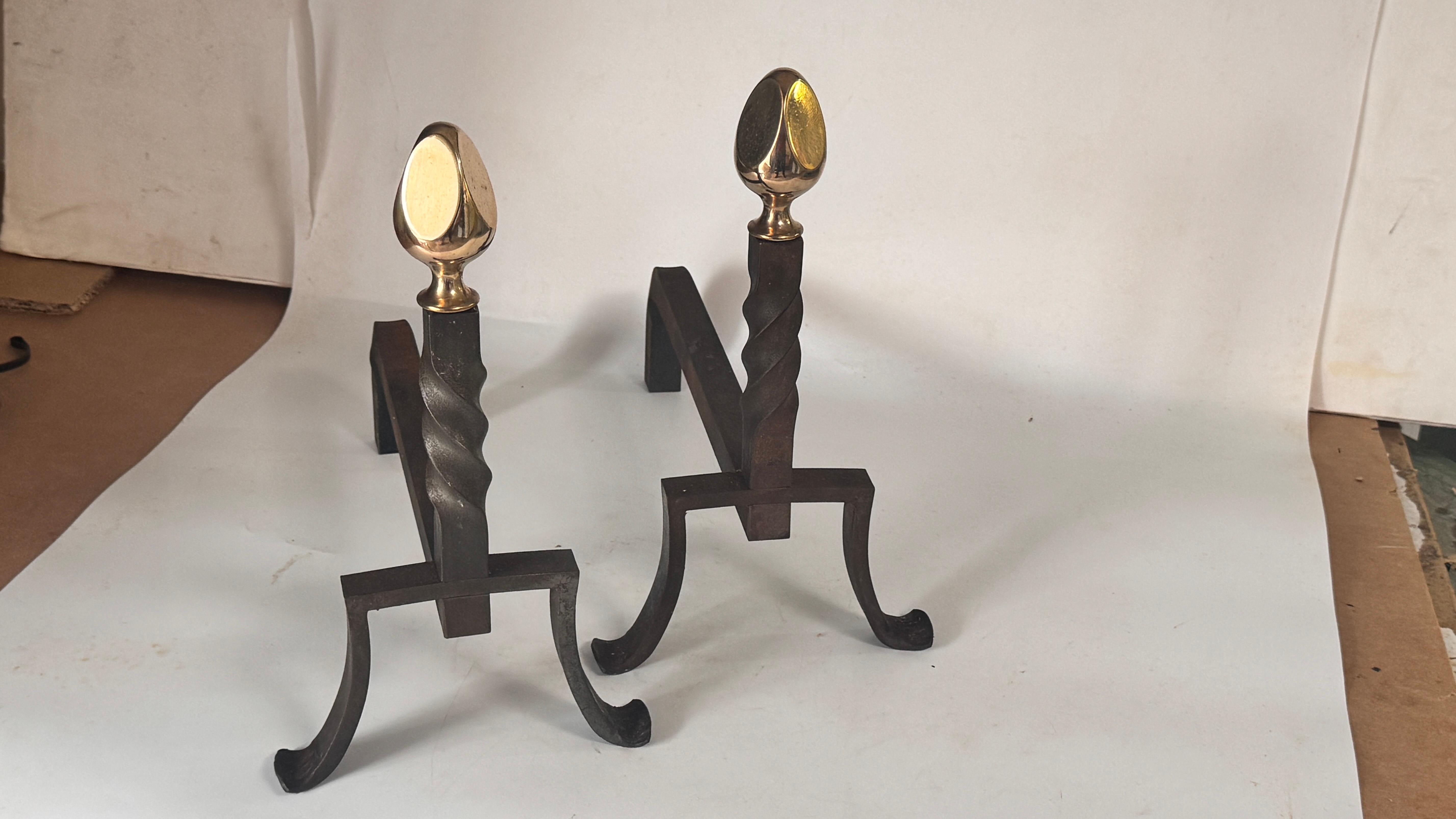 Coppia di androni francesi degli anni '50 - Ghisa nera con terminali in ottone In condizioni buone in vendita a Auribeau sur Siagne, FR