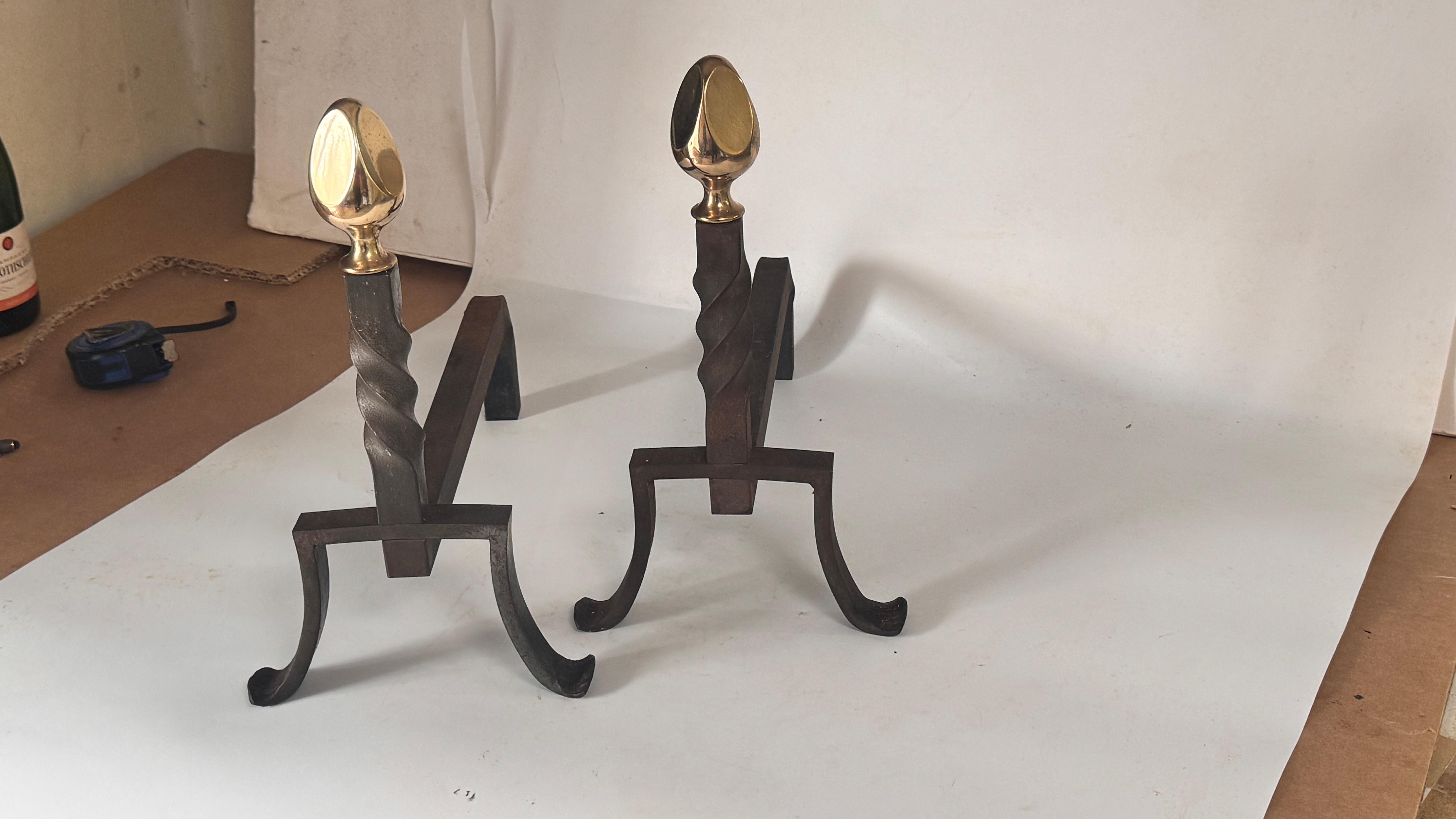 Ottone Coppia di androni francesi degli anni '50 - Ghisa nera con terminali in ottone in vendita