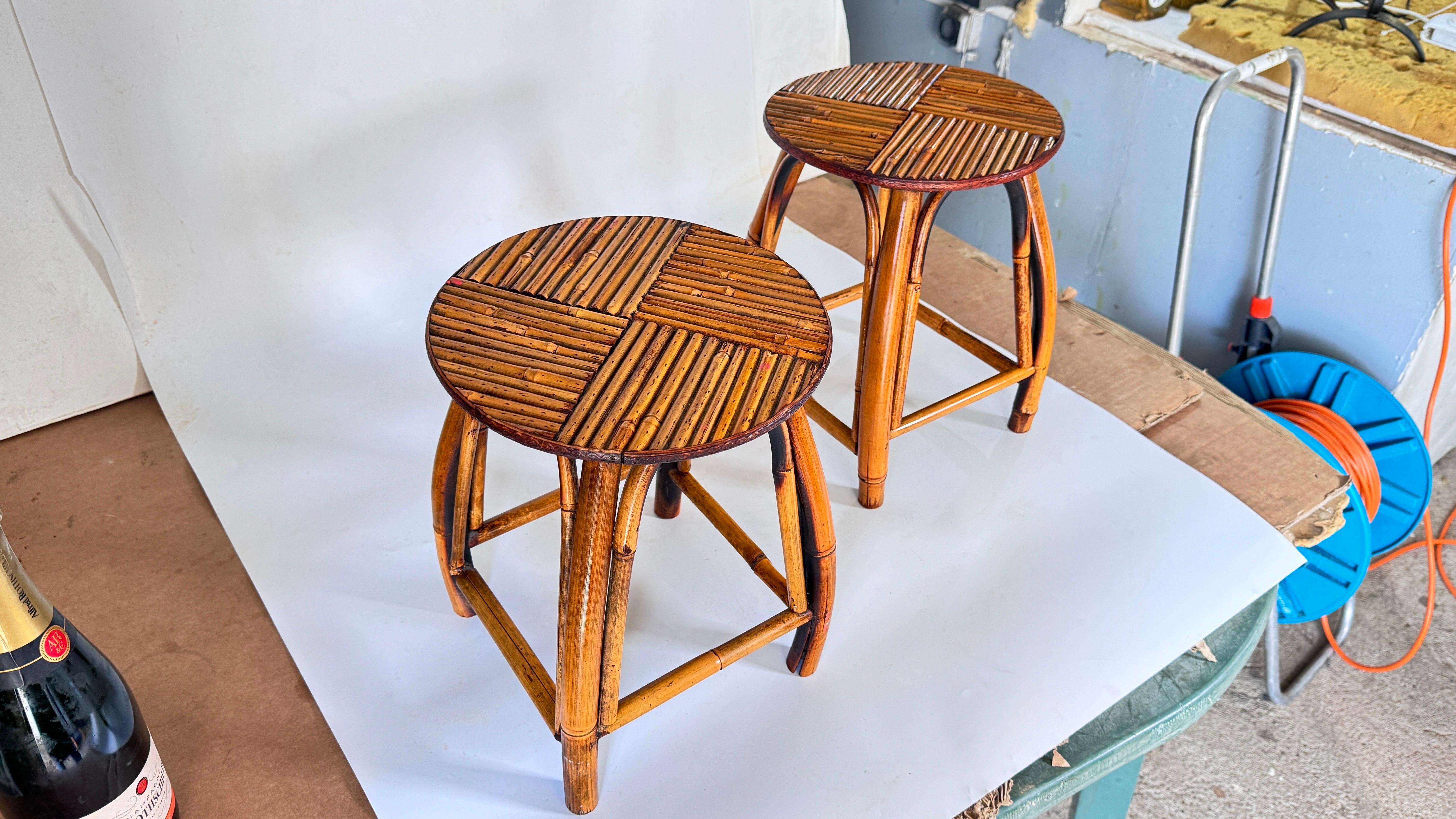 Coppia di sgabelli della Costa Azzurra degli anni '50, in rattan intrecciato e bambù, con una vibrante geometria in vendita 8
