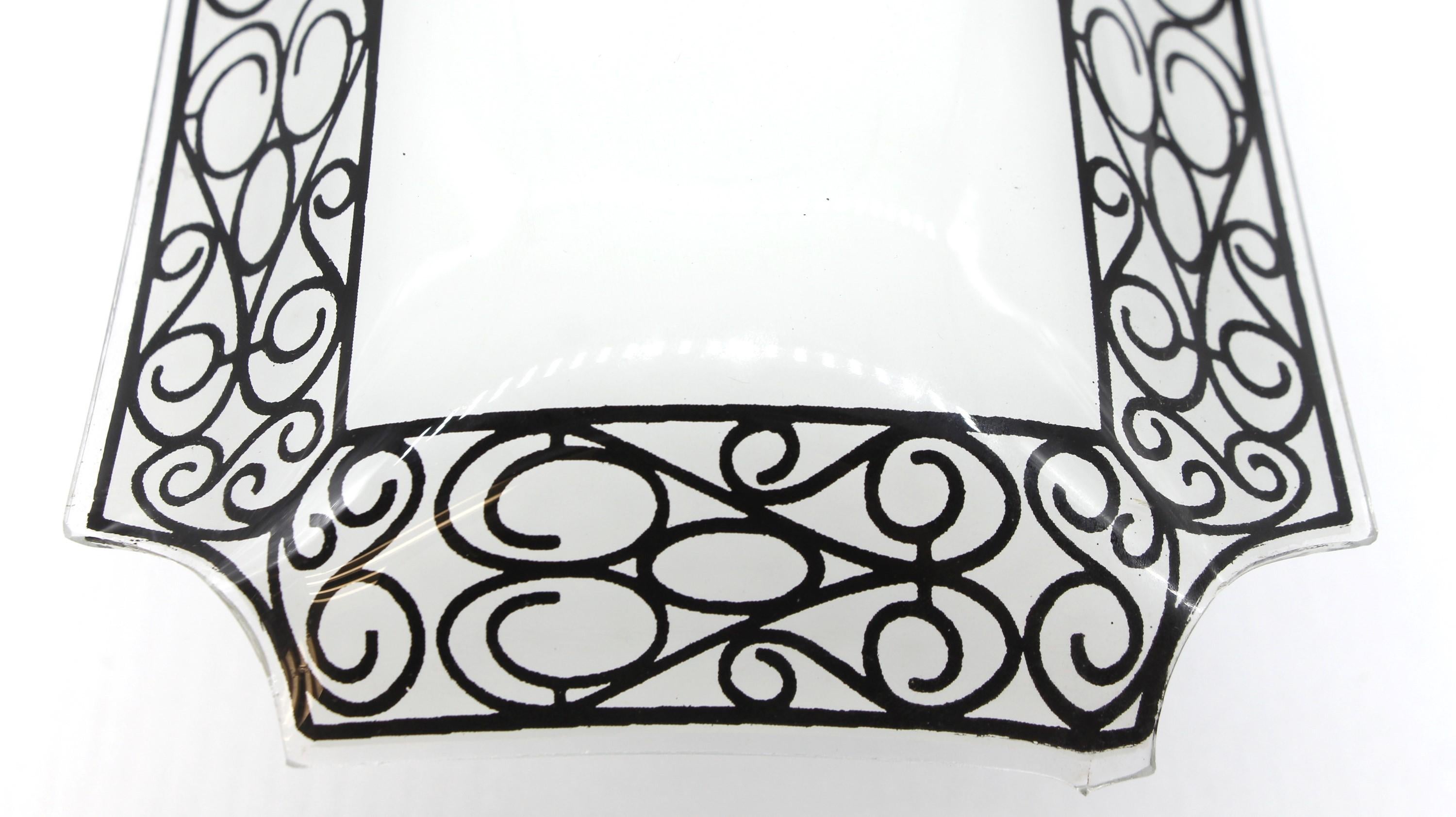 Pair of 1950s French Vanity Bathroom Sconces w/ White Glass & Black Swirl Design In Good Condition In New York, NY