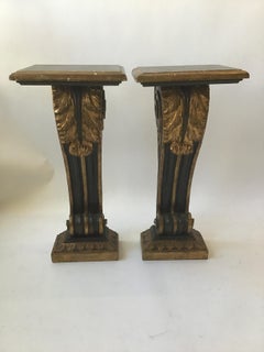 Coppia di console in legno dorato in stile impero francese degli anni '50