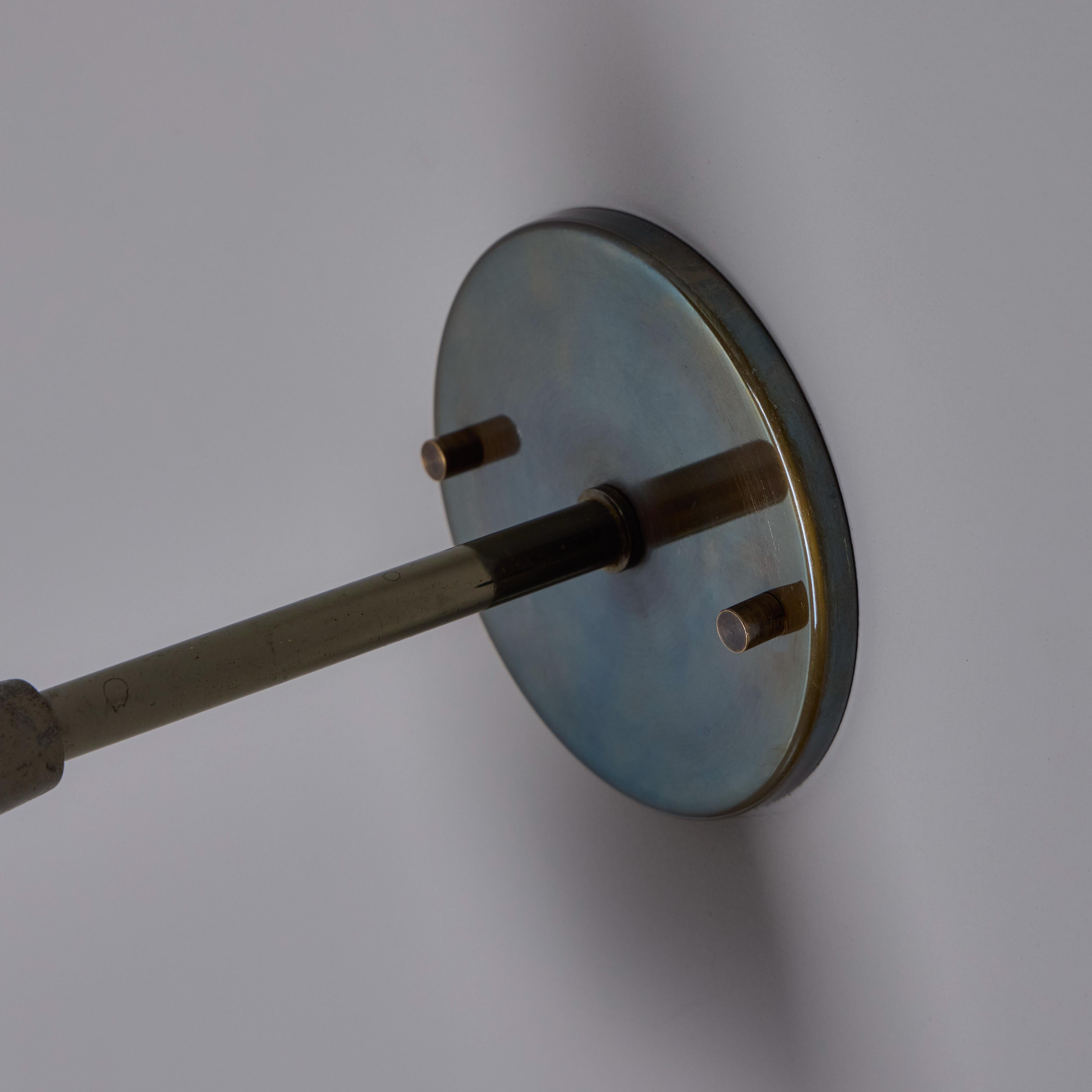 Pair of 1950s Giuseppe Ostuni #109-1 'Tubetto 2 Snodi Piccoli' Sconces for Oluce For Sale 3