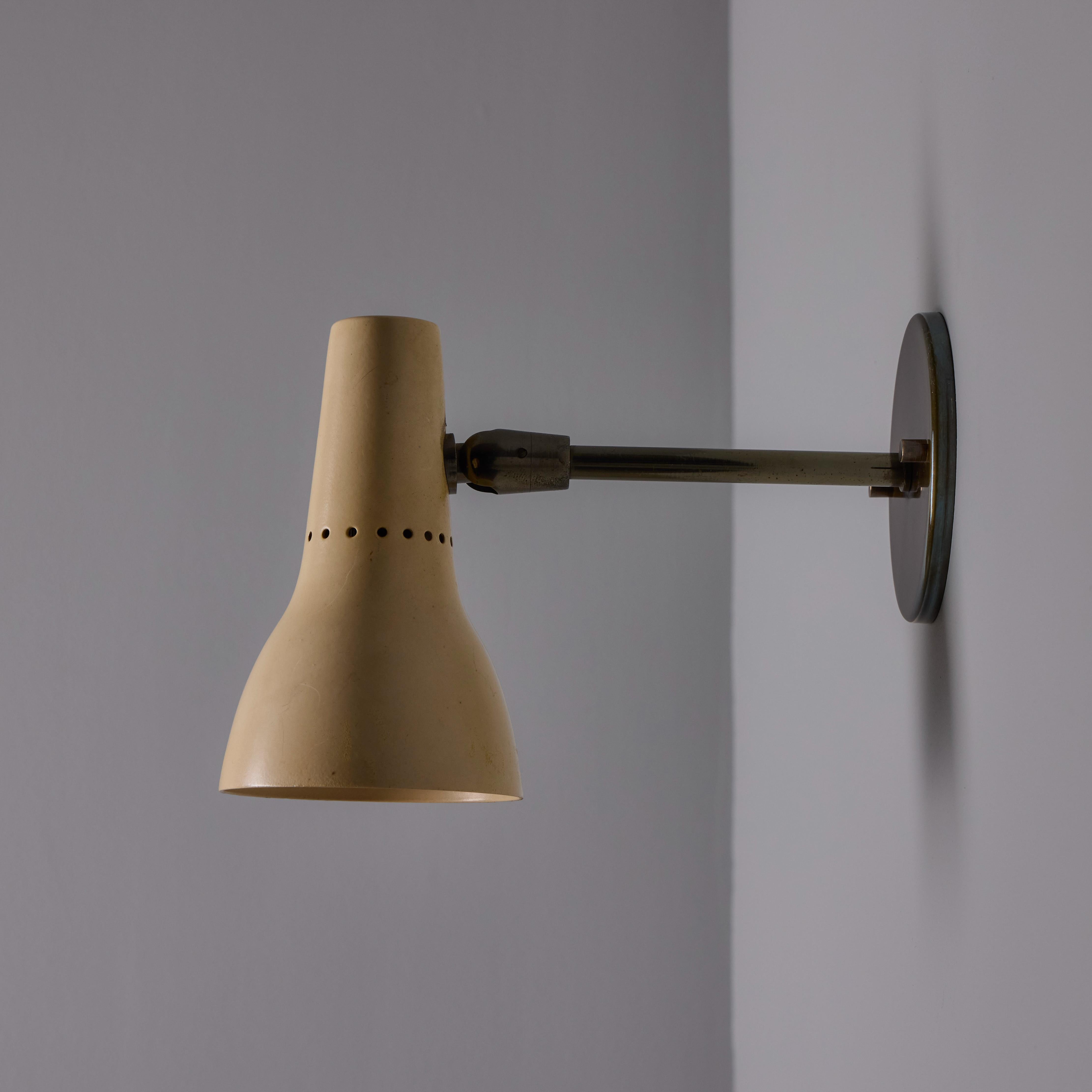 Pair of 1950s Giuseppe Ostuni #109-1 'Tubetto 2 Snodi Piccoli' Sconces for Oluce For Sale 8