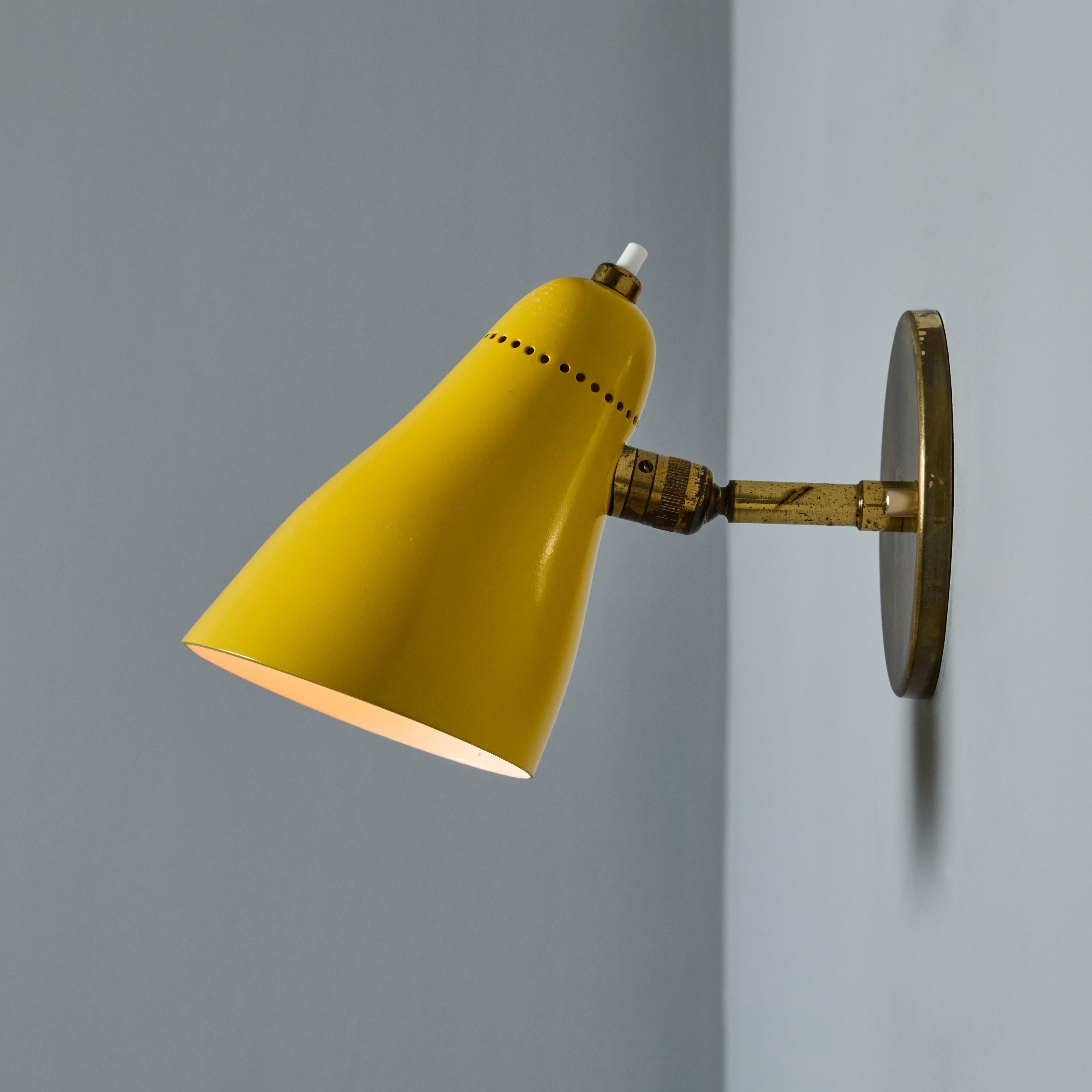 Coppia di lampade gialle snodabili Giuseppe Ostuni Model #101 degli anni '50 per O-Luce in vendita 2