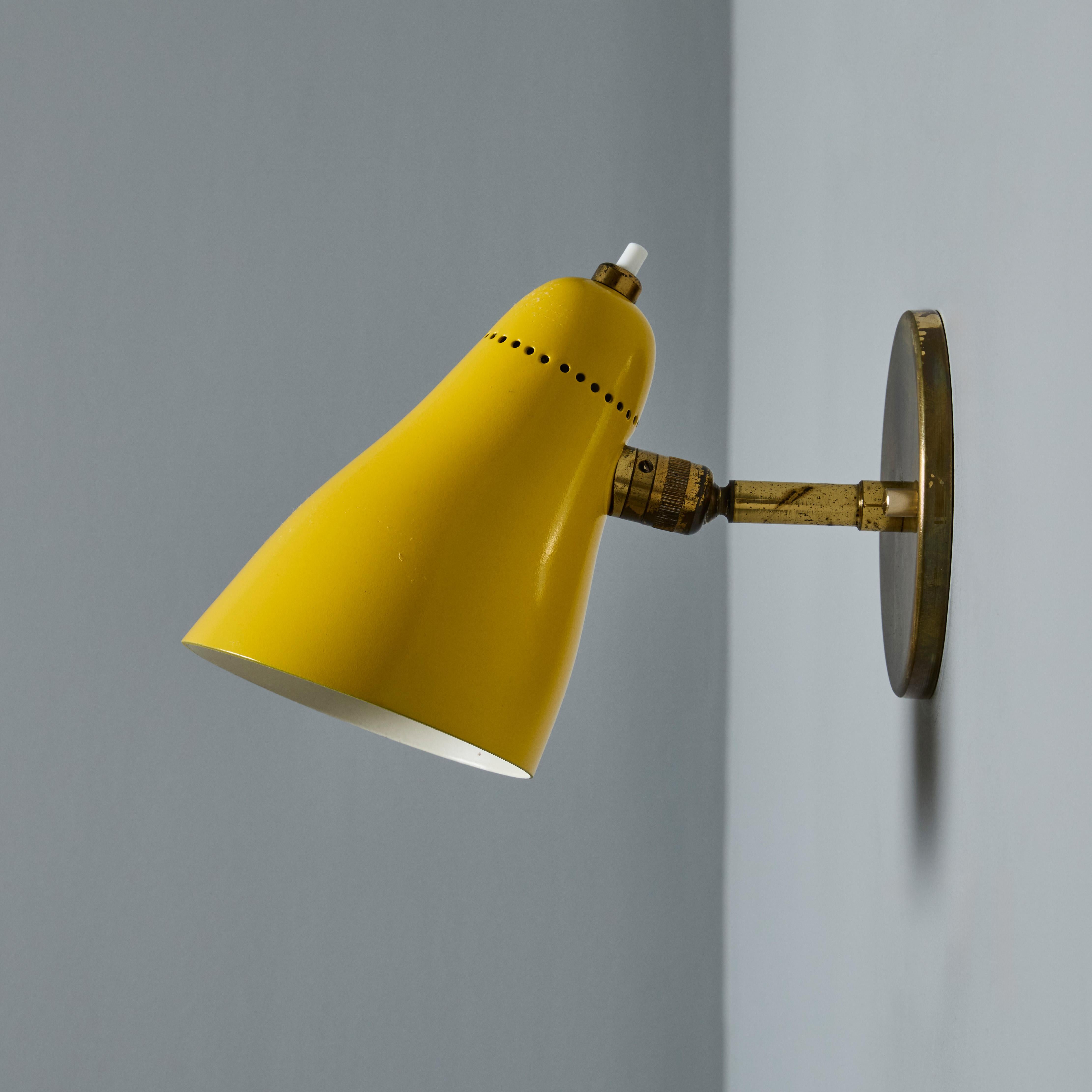 Coppia di lampade gialle snodabili Giuseppe Ostuni Model #101 degli anni '50 per O-Luce in vendita 3