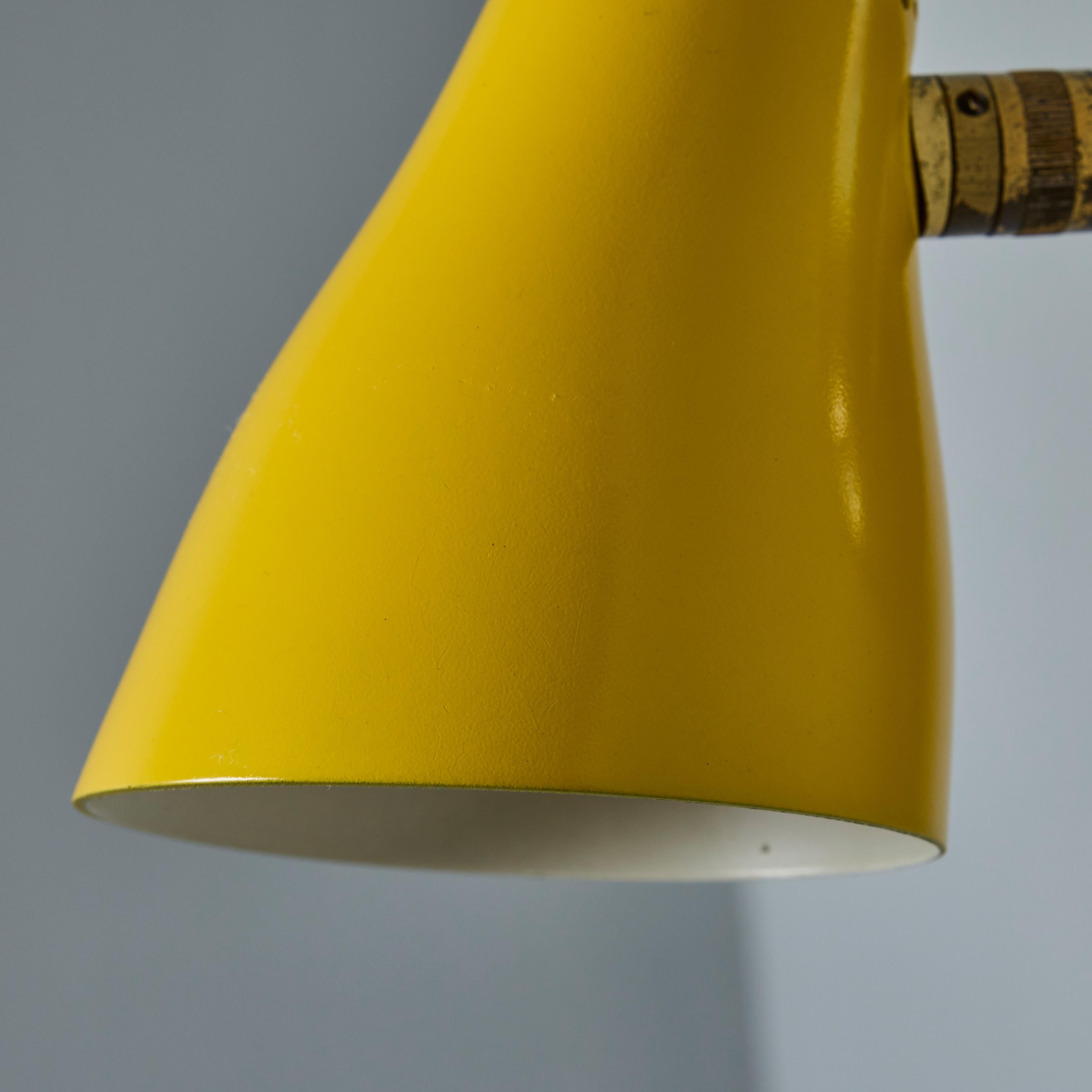Coppia di lampade gialle snodabili Giuseppe Ostuni Model #101 degli anni '50 per O-Luce in vendita 7