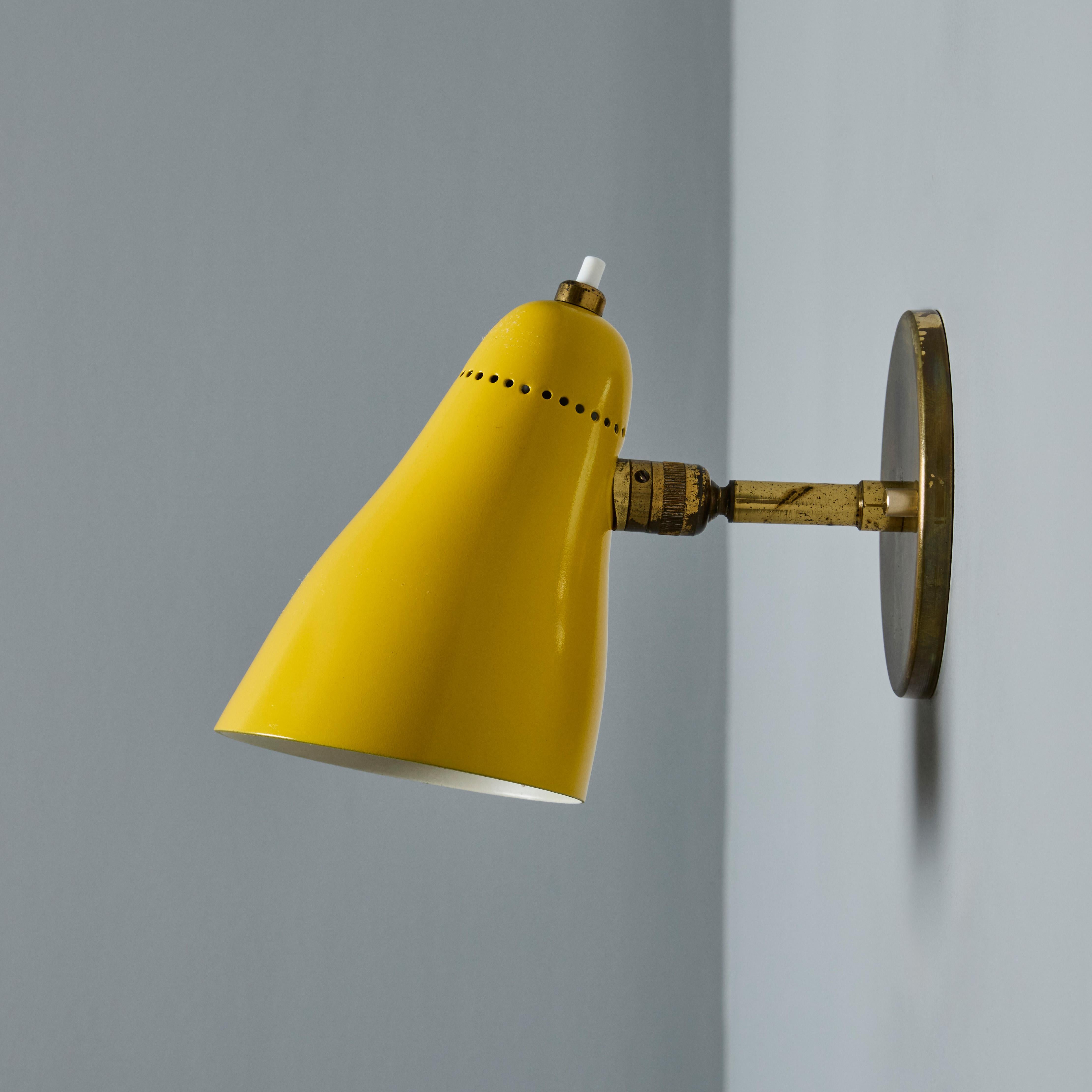 Coppia di lampade gialle snodabili Giuseppe Ostuni Model #101 degli anni '50 per O-Luce in vendita 1