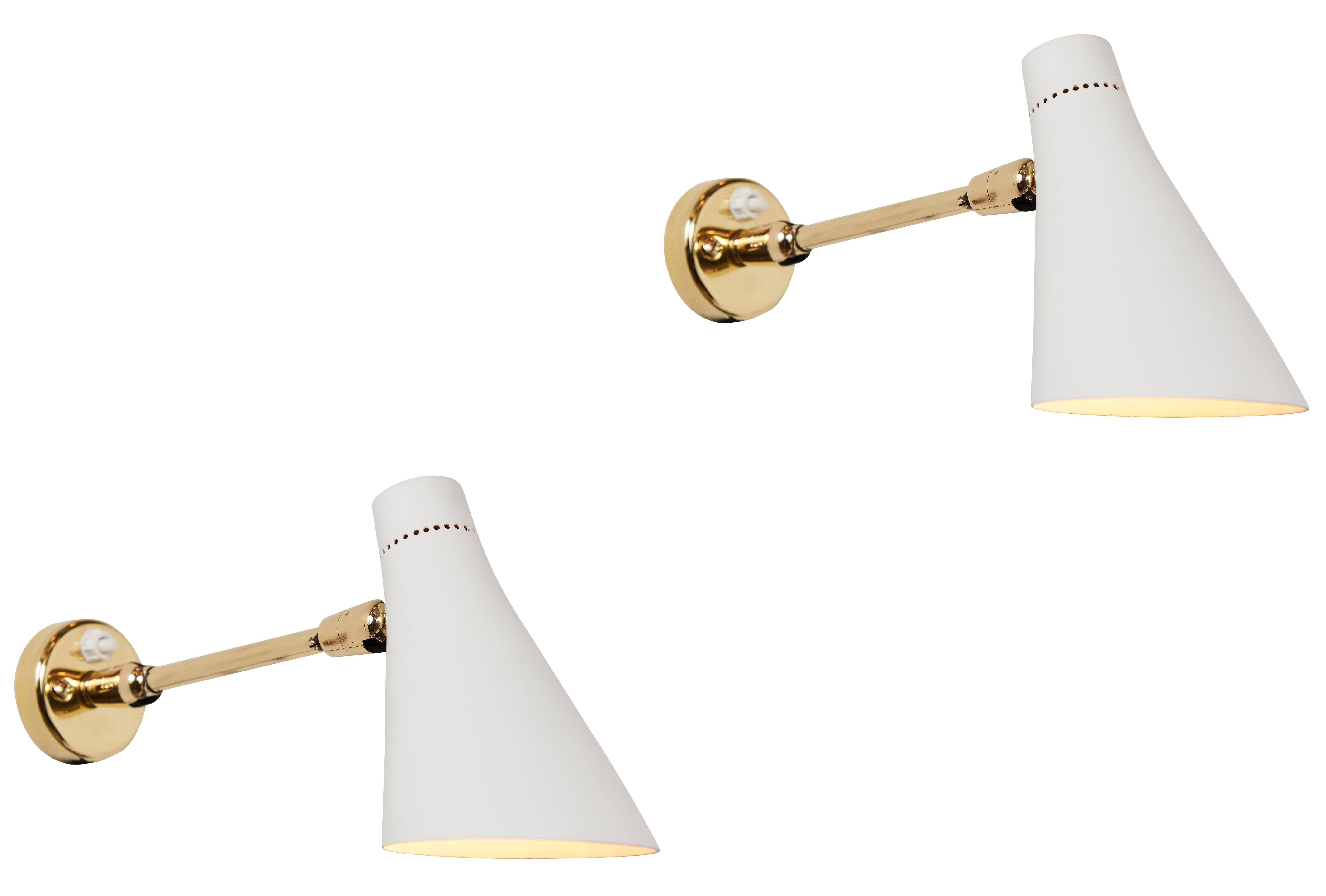 Mid-Century Modern Pair of 1950s Giuseppe Ostuni Model 109 Articulating Wall Lamps for O-Luce