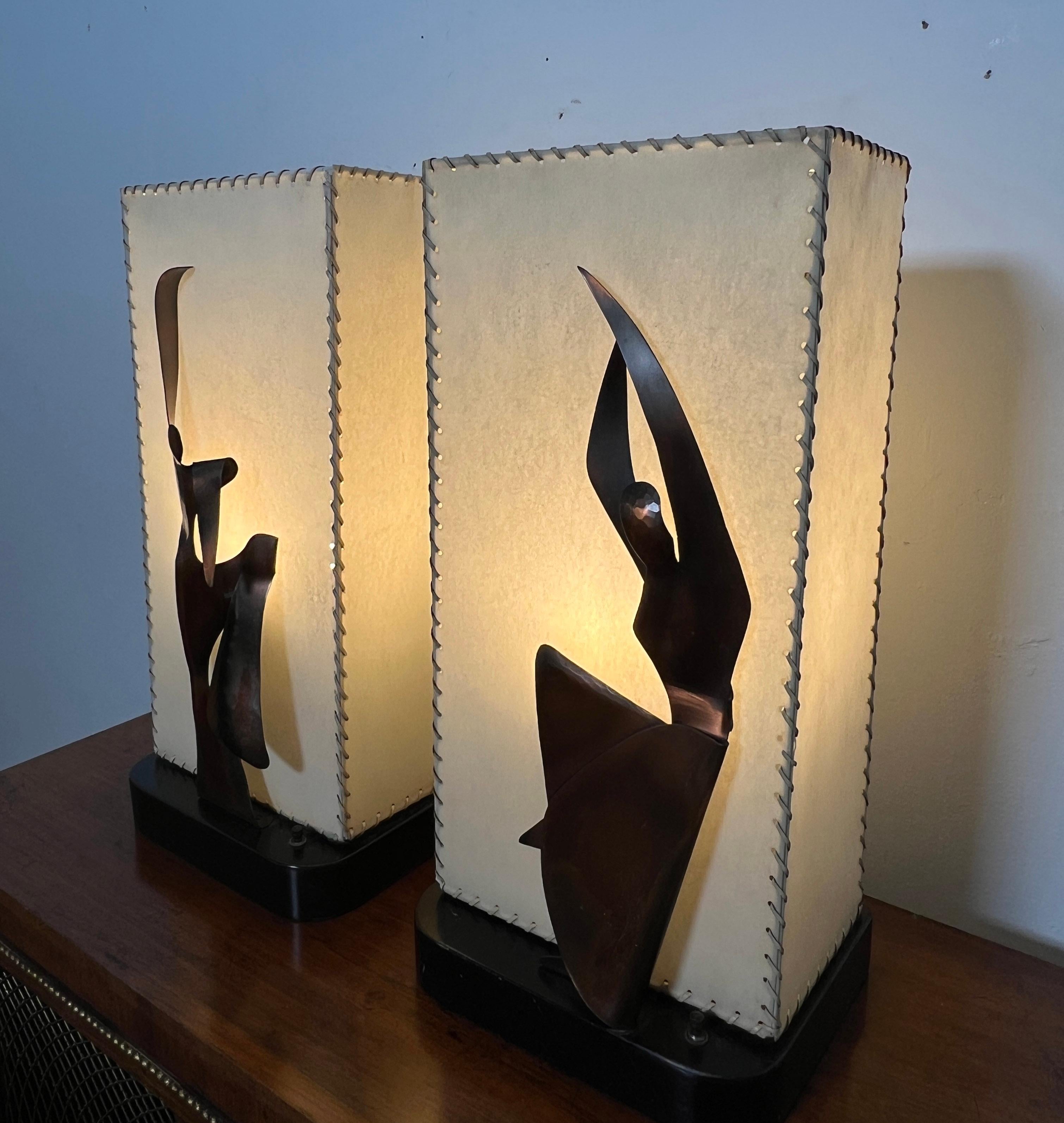 Pair of 1950s Heifetz Modern Dancer Lamps in Copper with Parchment Shades For Sale 3