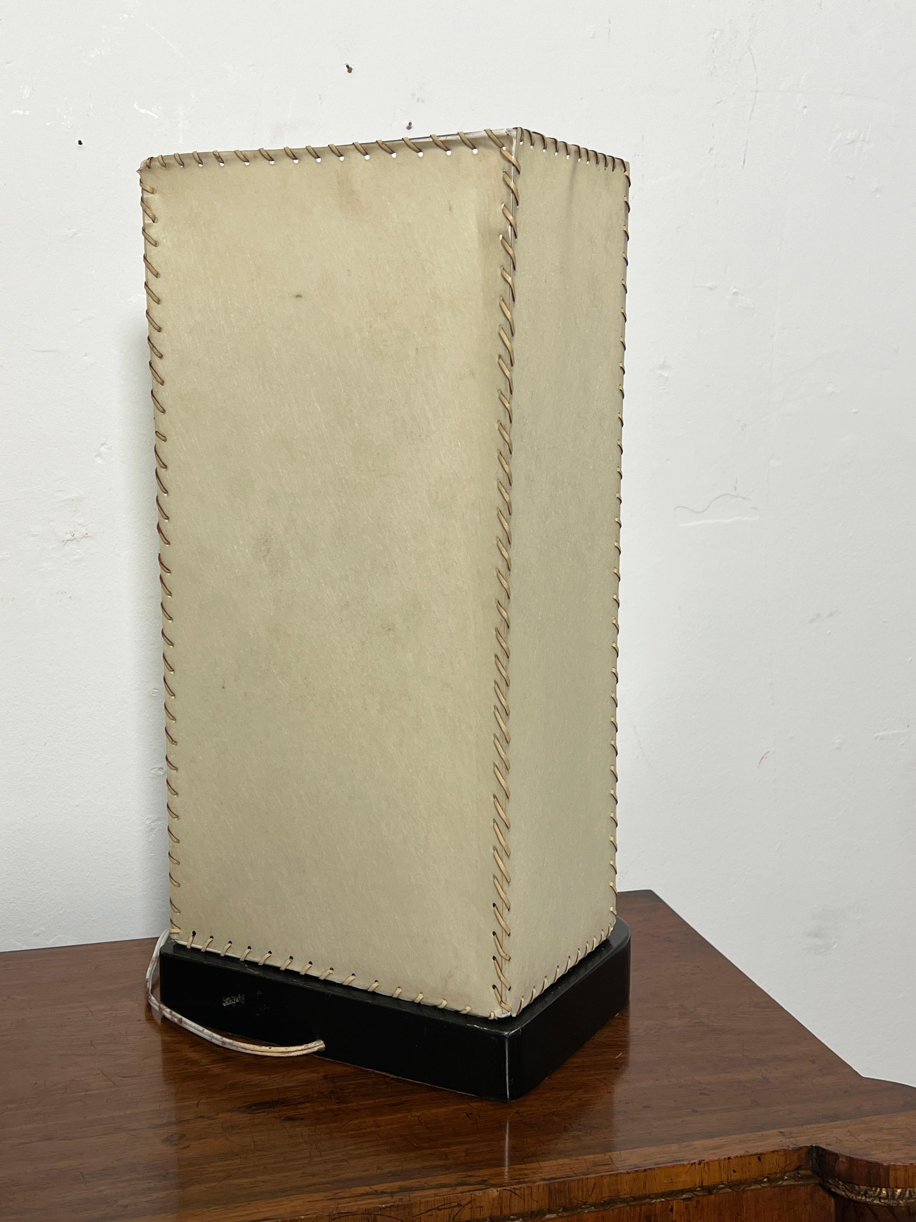 Paire de lampes Heifetz Modernity des années 1950 en cuivre avec abat-jour en parchemin en vente 5