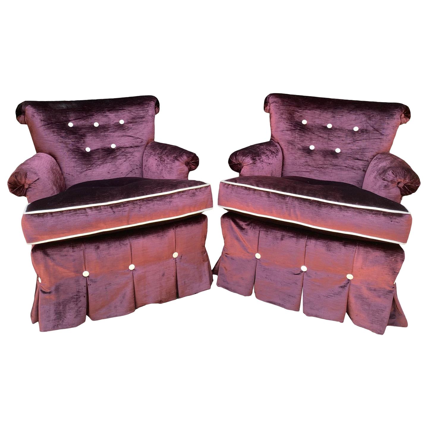 Pair of 1950s Hollywood Regency Purple Silk Velvet Tufted Club Chairs