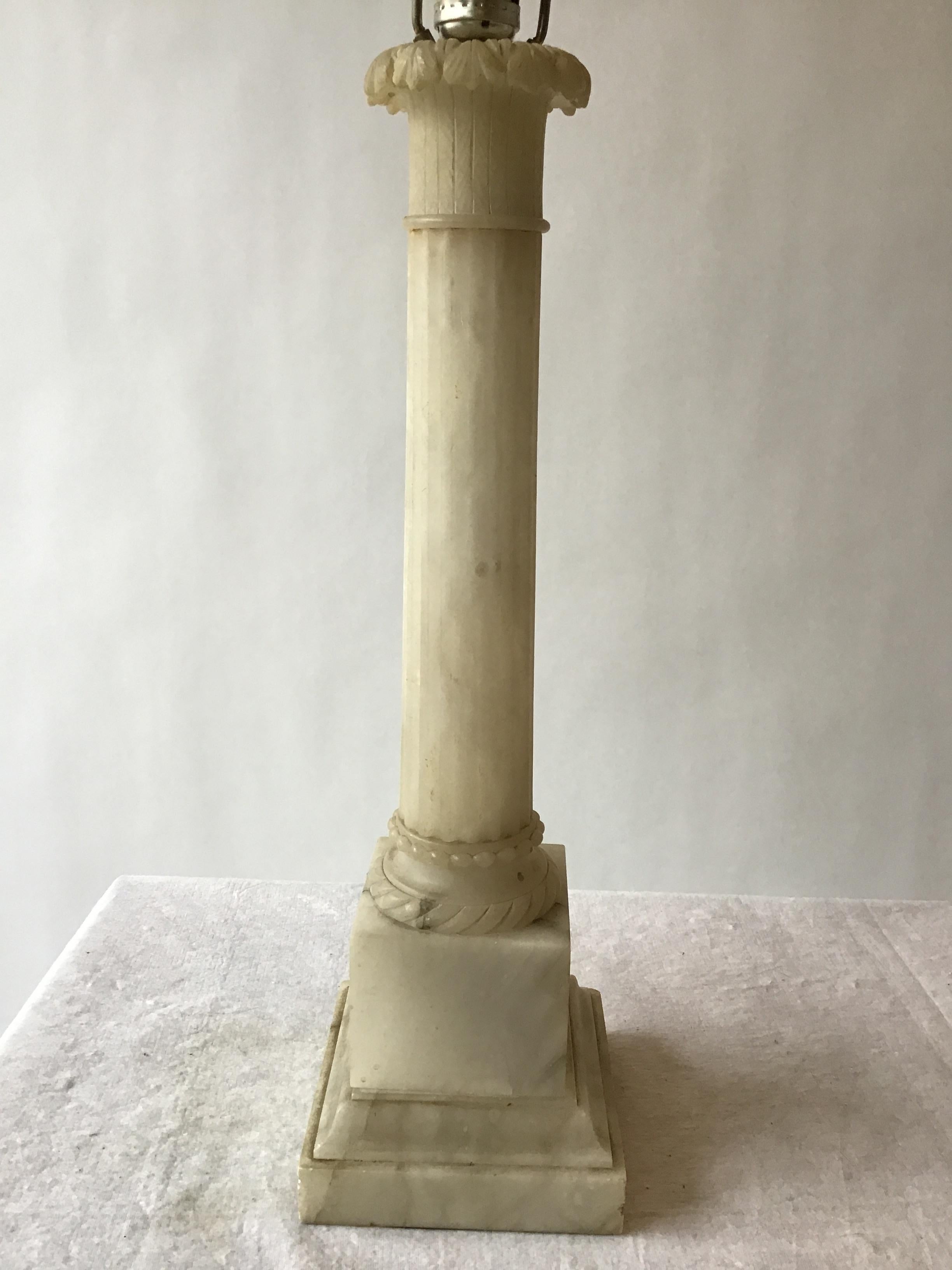 Pair of 1950s Italian Alabaster Column Lamps In Good Condition In Tarrytown, NY