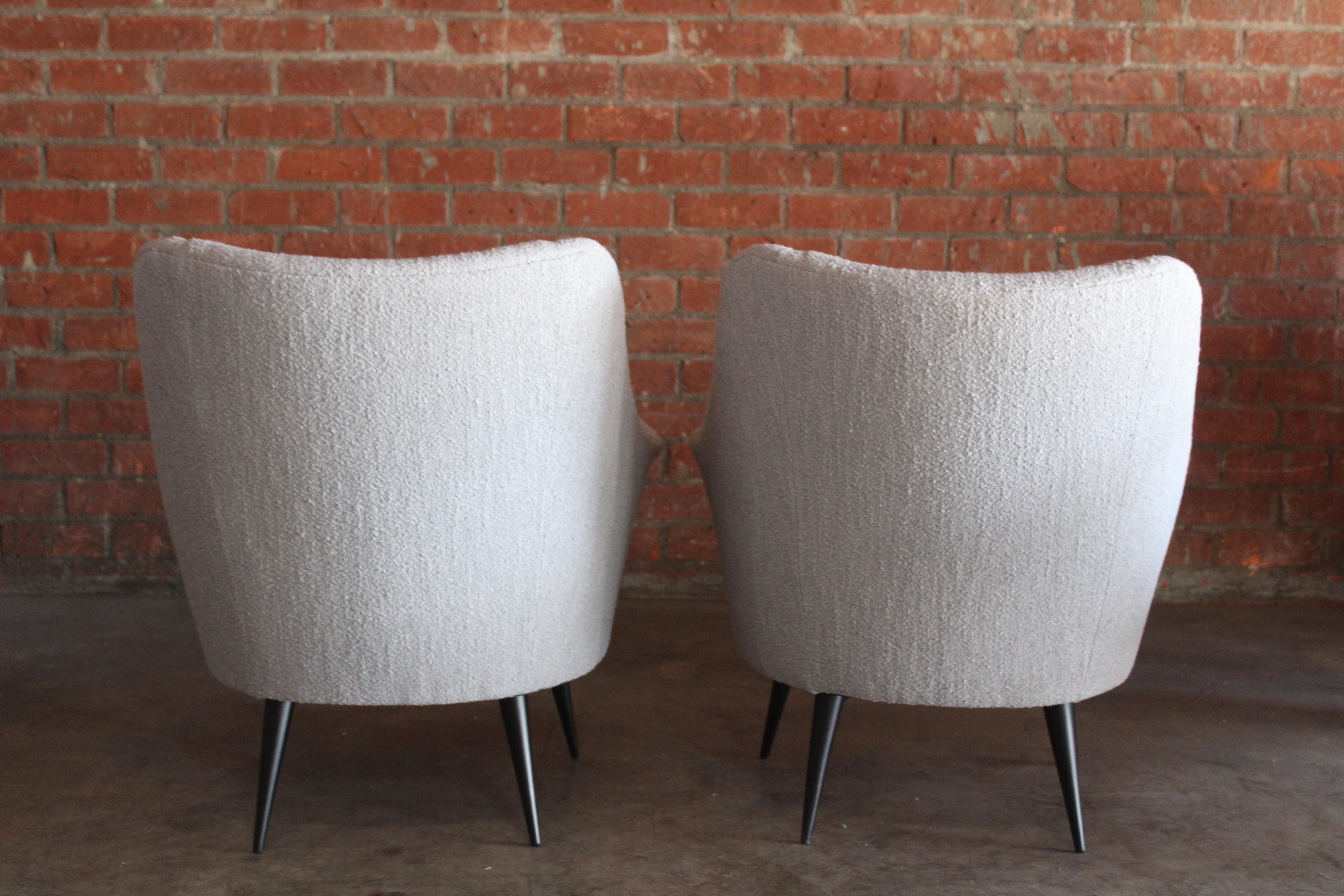 Pair of 1950s Italian Armchairs in Bouclé For Sale 8