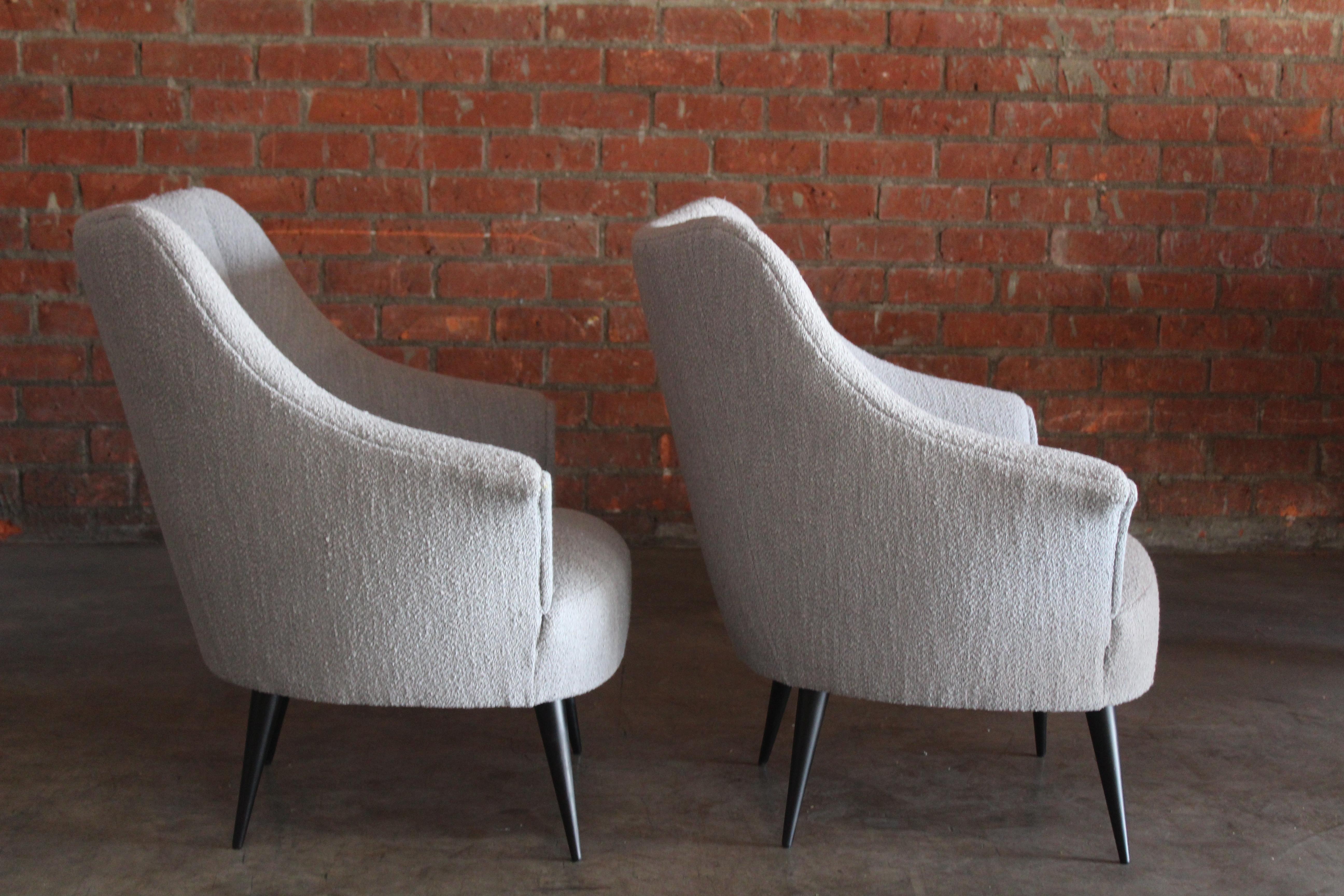 Pair of 1950s Italian Armchairs in Bouclé For Sale 11