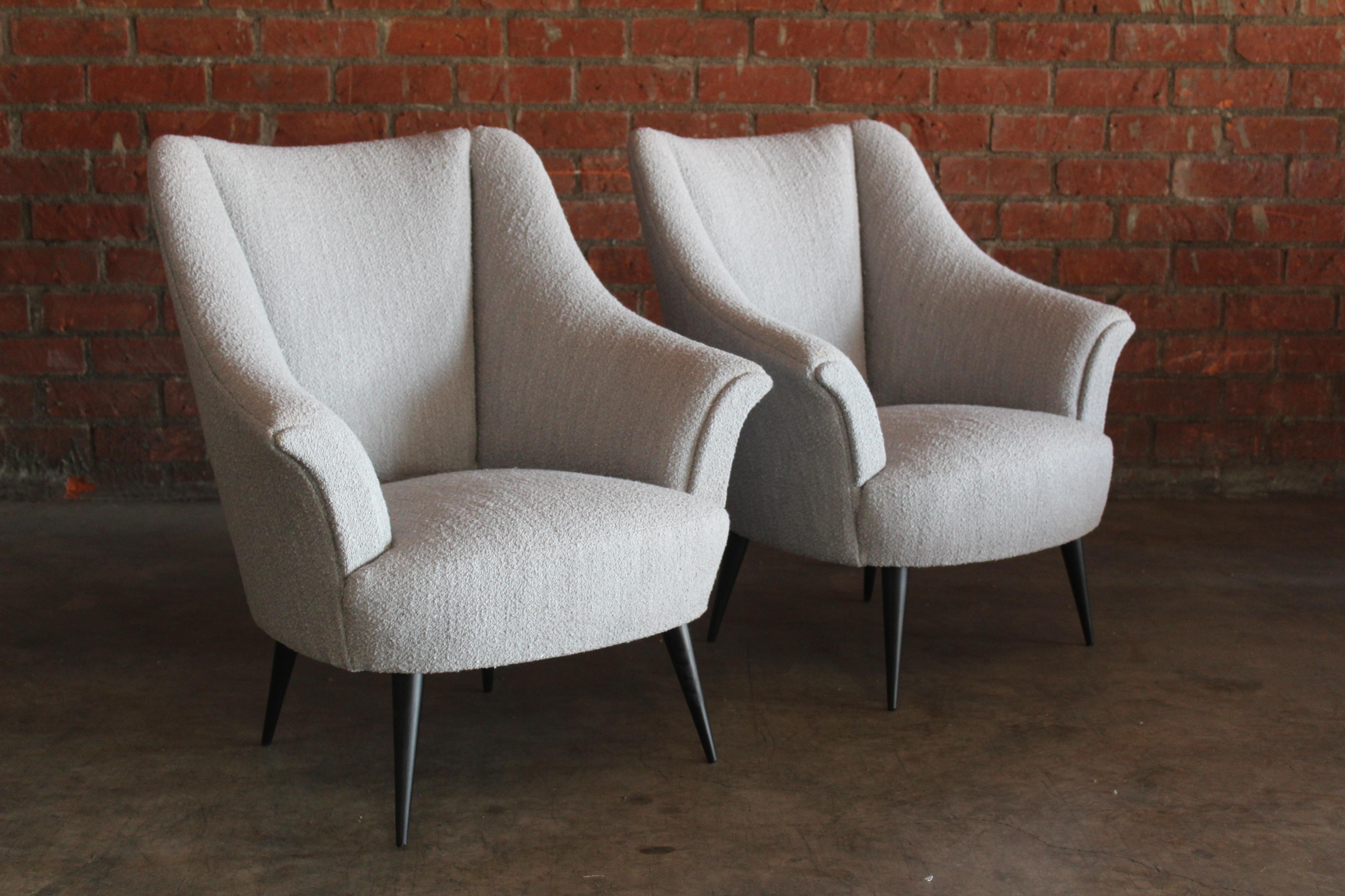 Mid-20th Century Pair of 1950s Italian Armchairs in Bouclé For Sale