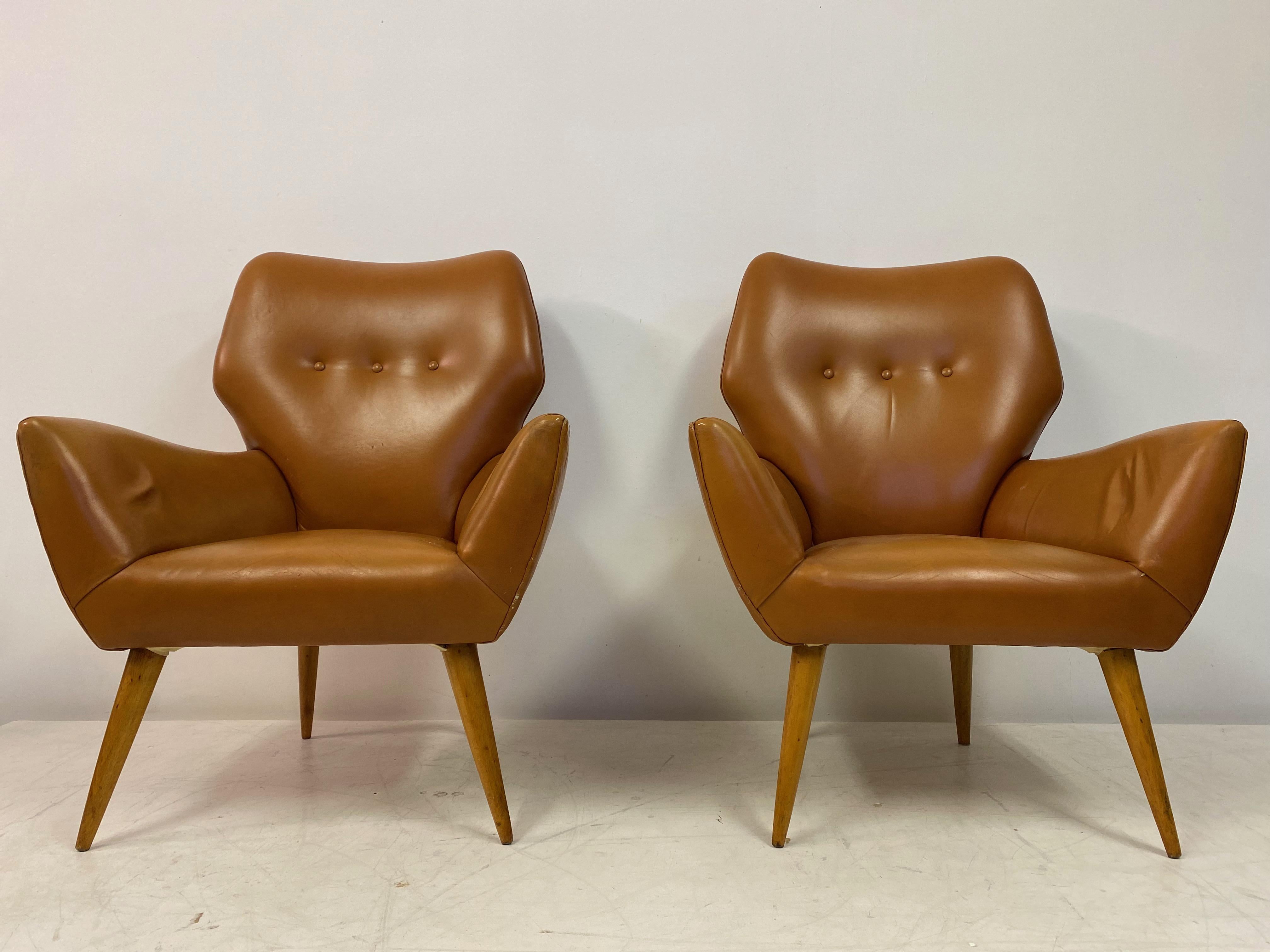 Mid-Century Modern Paire de fauteuils italiens des années 1950 en cuir marron en vente
