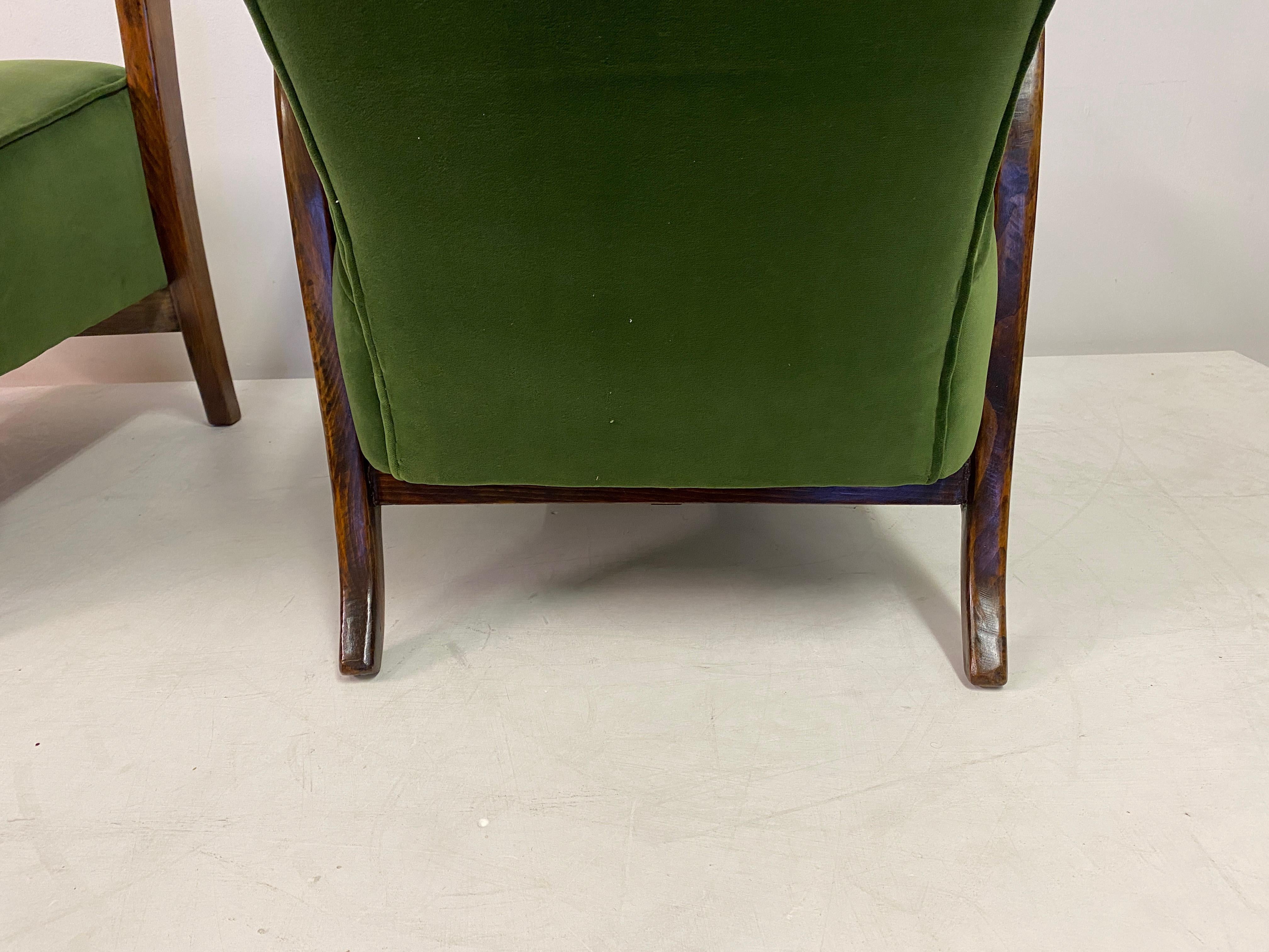 Pair of 1950s Italian Armchairs in Green Velvet For Sale 5